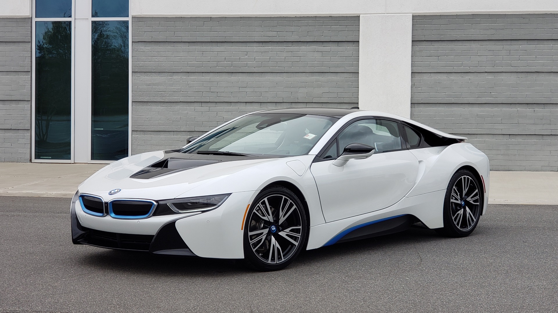 Used 2016 BMW i8 COUPE / GIGA WORLD / NAV / HUD / 20IN WHEELS / REARVIEW for sale Sold at Formula Imports in Charlotte NC 28227 1