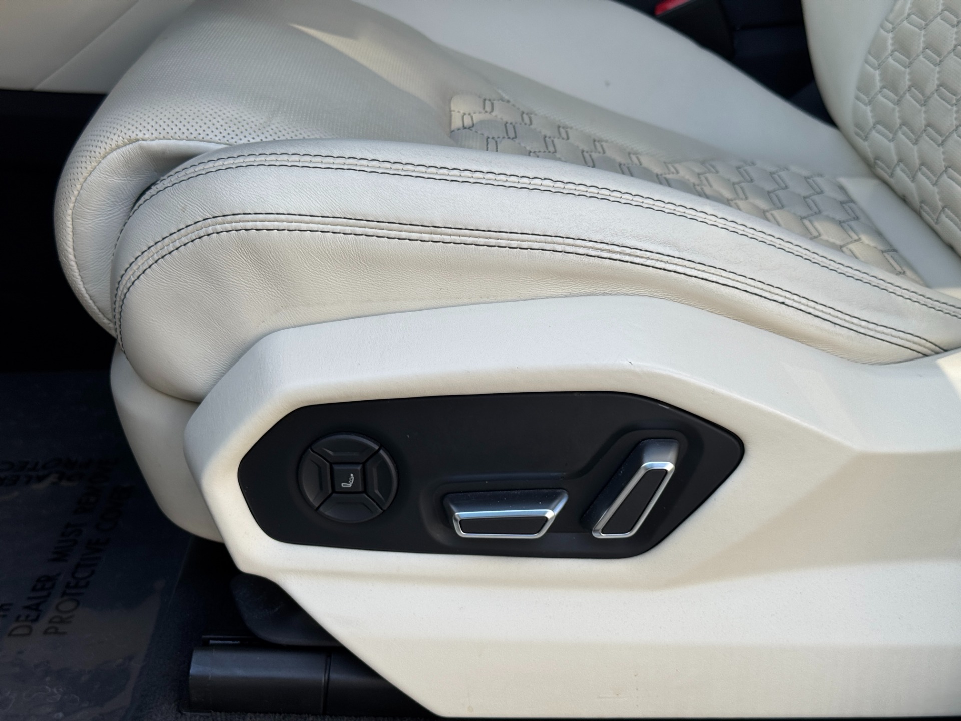 Used 2019 Lamborghini Urus ADVANCED 3D SOUND / 23IN WHEELS / ADAS for sale $162,000 at Formula Imports in Charlotte NC 28227 28