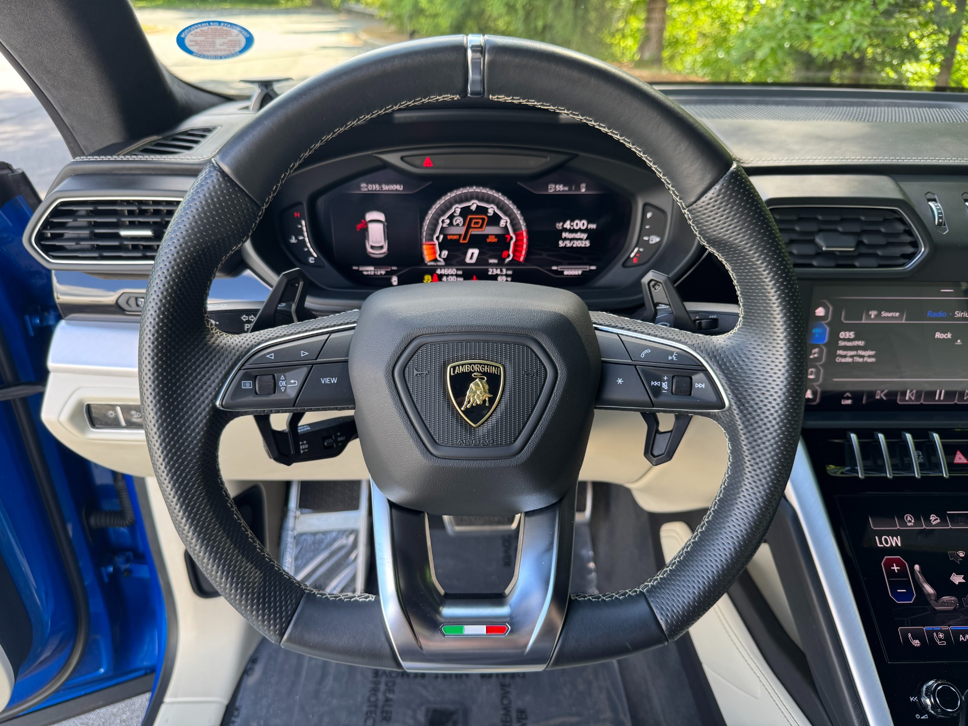 Used 2019 Lamborghini Urus ADVANCED 3D SOUND / 23IN WHEELS / ADAS for sale $162,000 at Formula Imports in Charlotte NC 28227 33