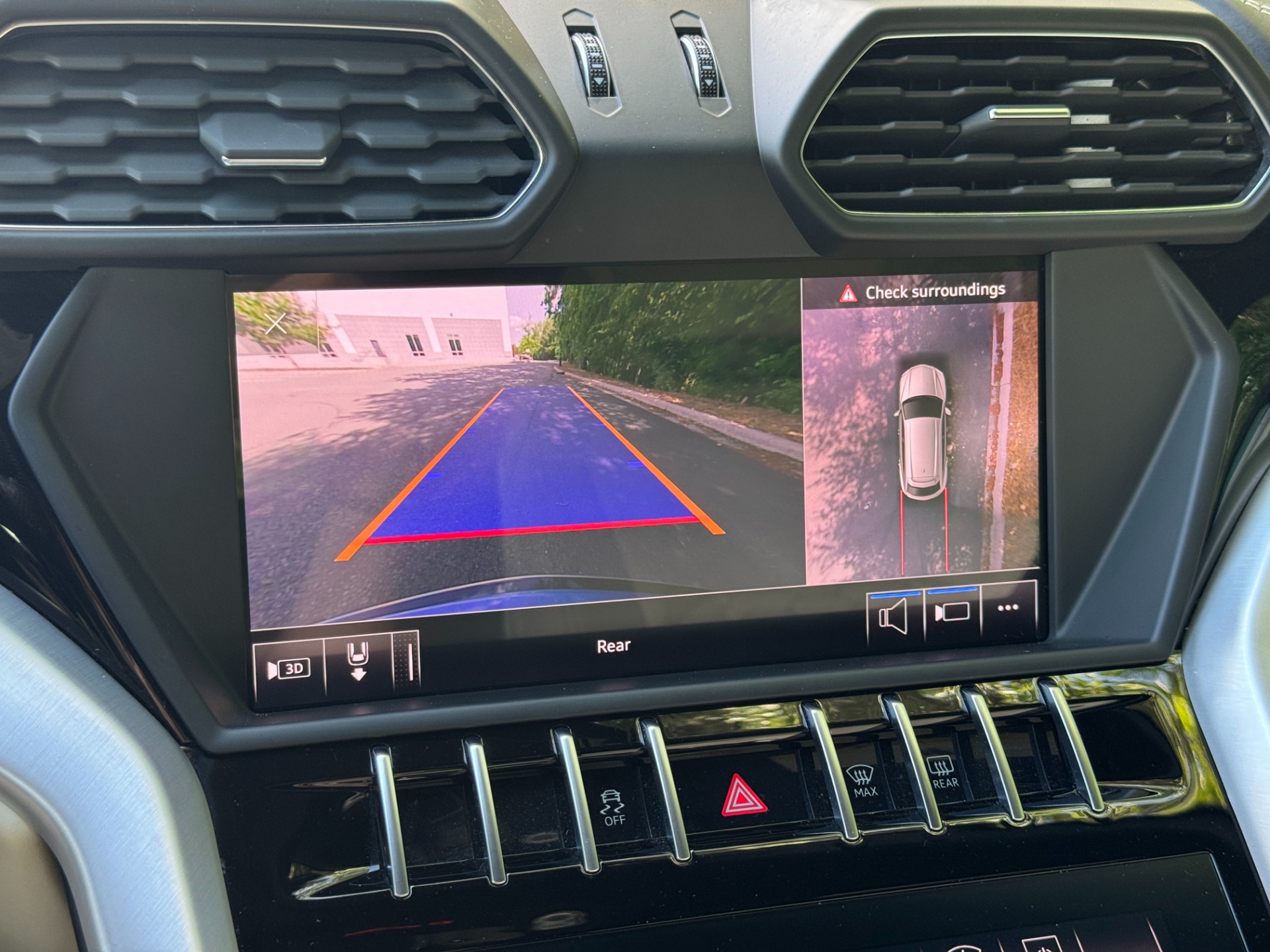 Used 2019 Lamborghini Urus ADVANCED 3D SOUND / 23IN WHEELS / ADAS for sale $162,000 at Formula Imports in Charlotte NC 28227 39