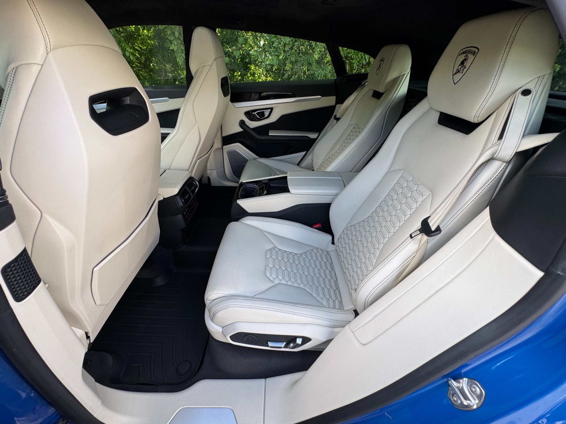 Used 2019 Lamborghini Urus ADVANCED 3D SOUND / 23IN WHEELS / ADAS for sale $162,000 at Formula Imports in Charlotte NC 28227 47