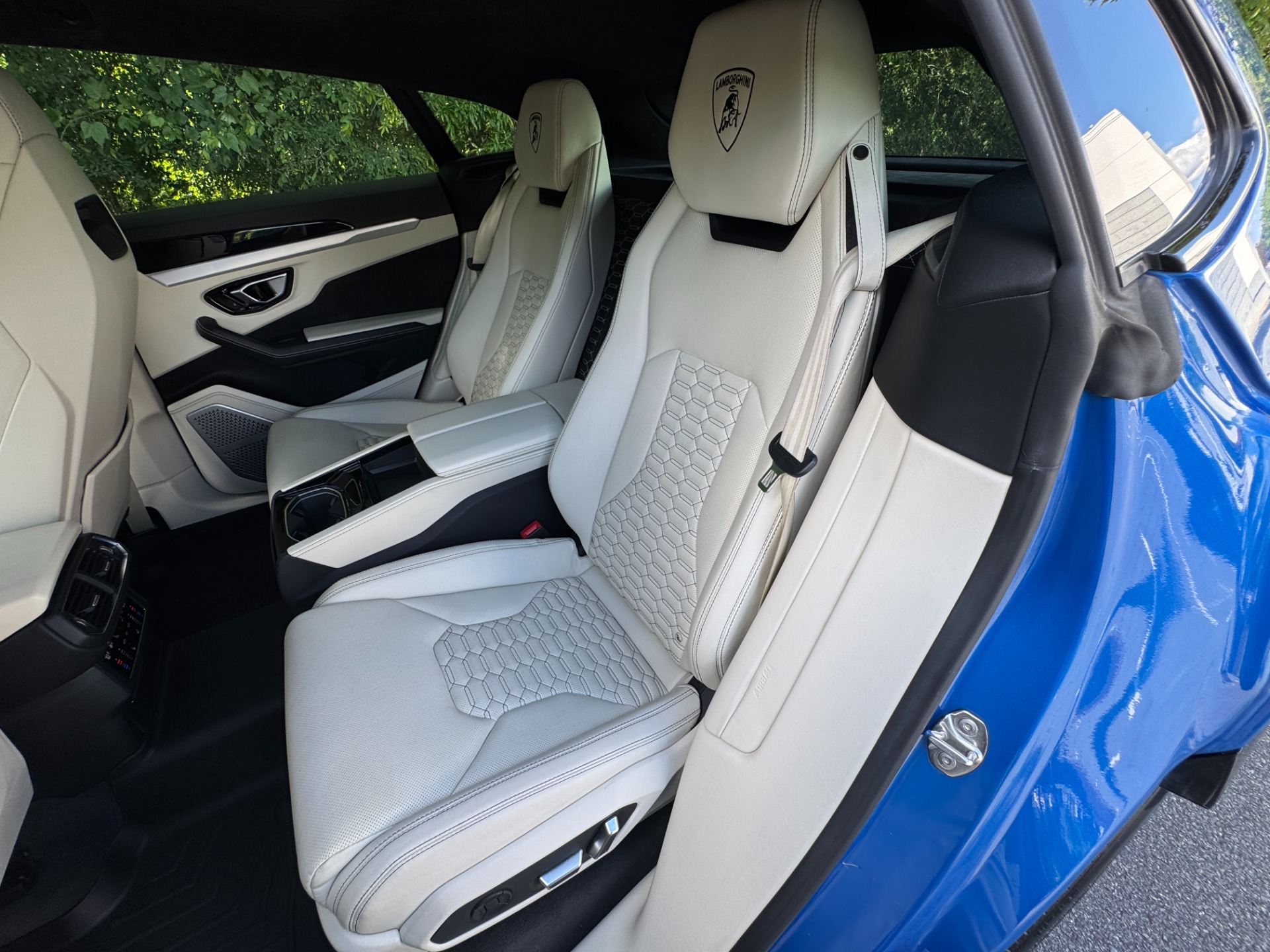 Used 2019 Lamborghini Urus ADVANCED 3D SOUND / 23IN WHEELS / ADAS for sale $162,000 at Formula Imports in Charlotte NC 28227 48