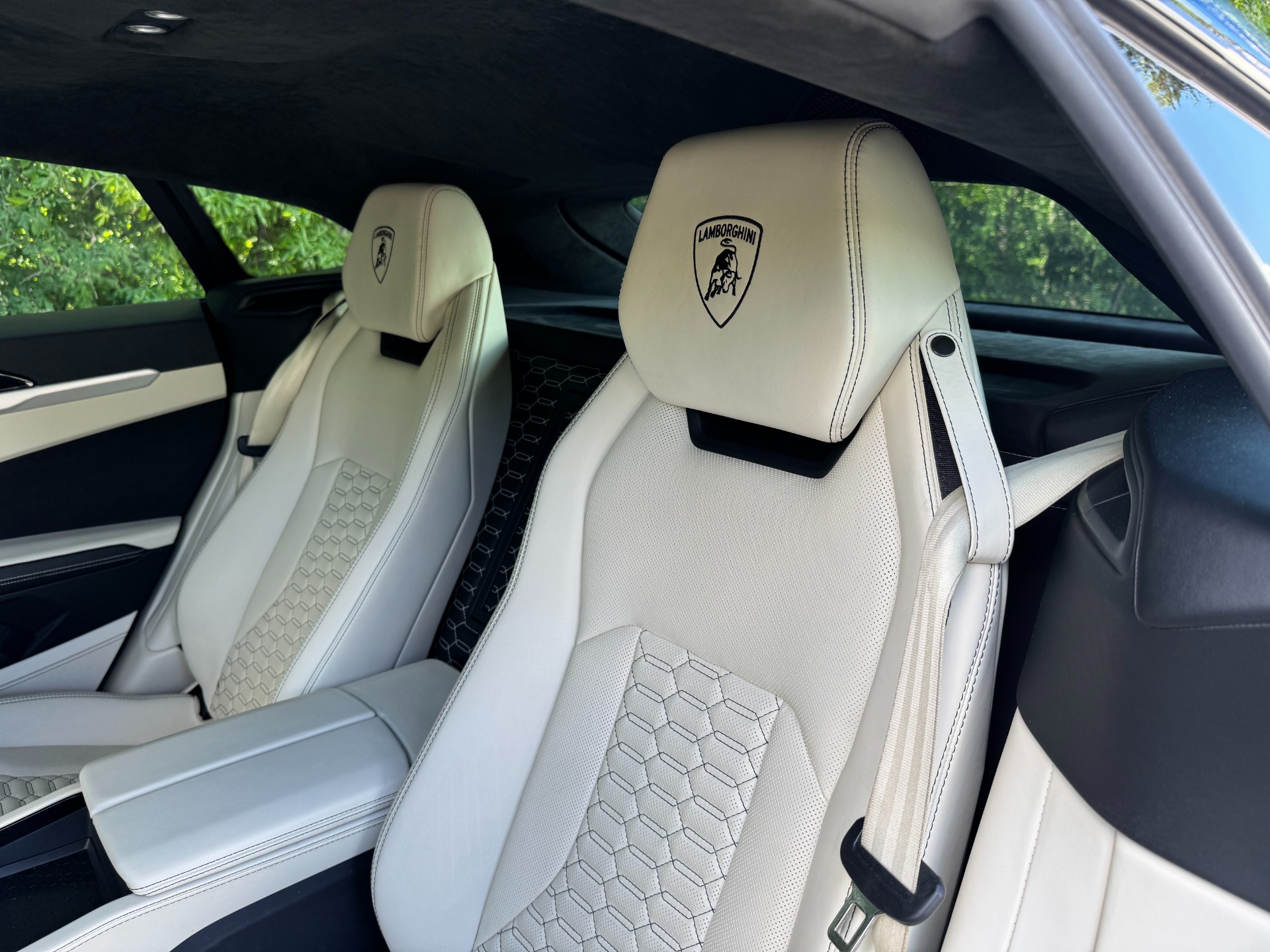 Used 2019 Lamborghini Urus ADVANCED 3D SOUND / 23IN WHEELS / ADAS for sale $162,000 at Formula Imports in Charlotte NC 28227 49