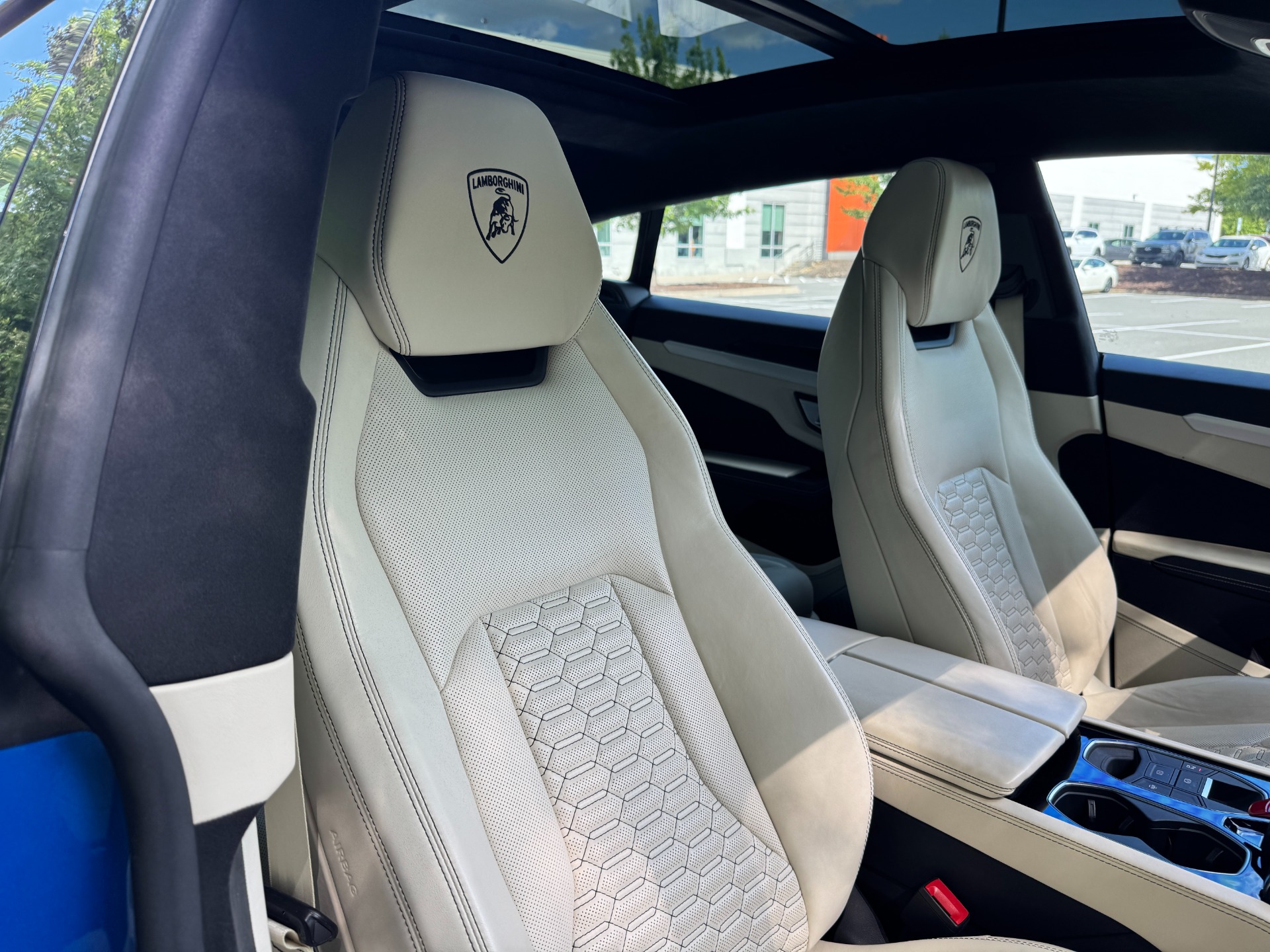 Used 2019 Lamborghini Urus ADVANCED 3D SOUND / 23IN WHEELS / ADAS for sale $162,000 at Formula Imports in Charlotte NC 28227 59