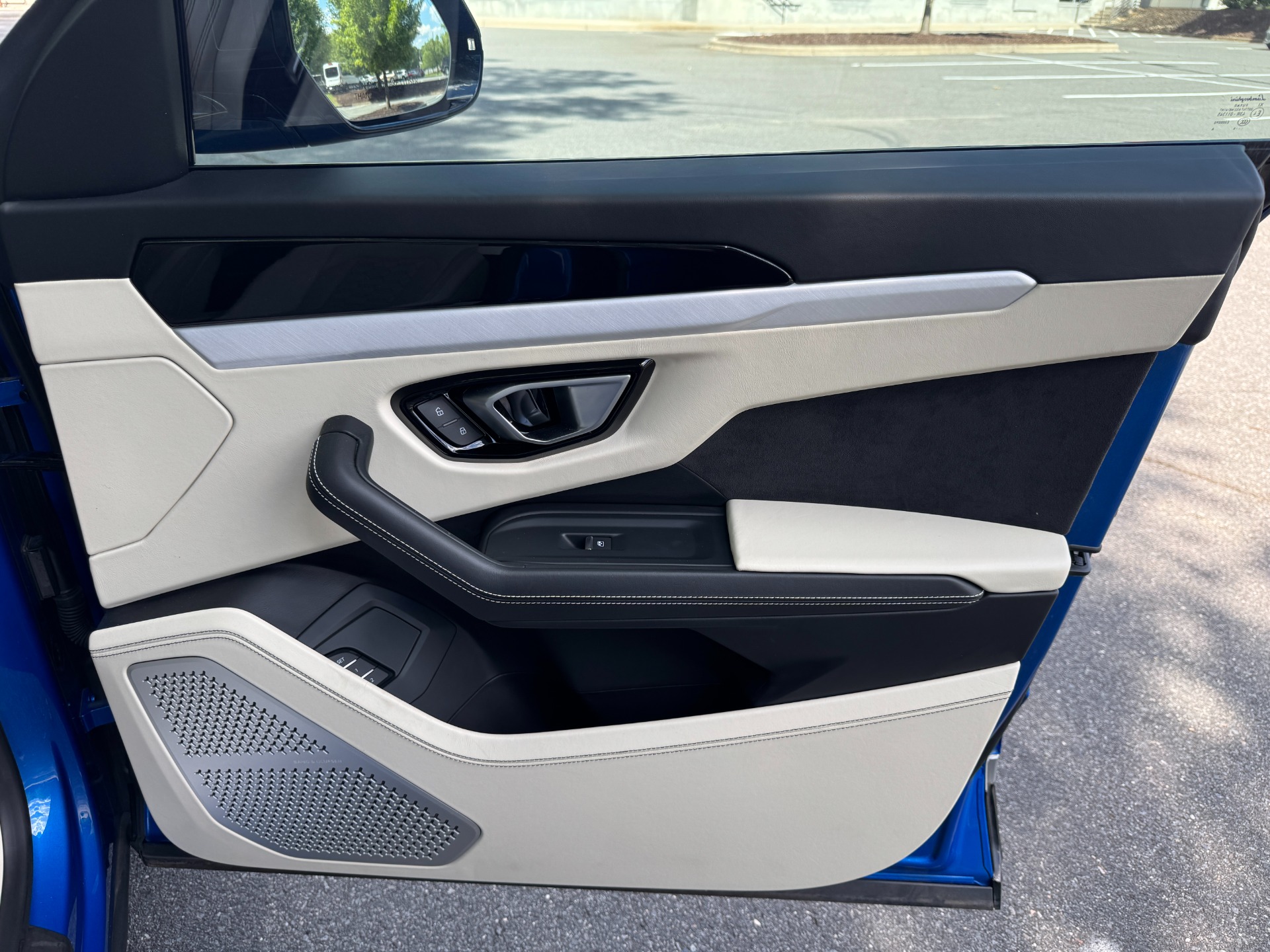 Used 2019 Lamborghini Urus ADVANCED 3D SOUND / 23IN WHEELS / ADAS for sale $162,000 at Formula Imports in Charlotte NC 28227 62