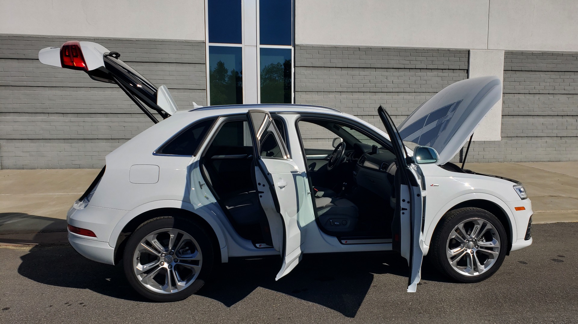 Used 2018 Audi Q3 PREMIUM PLUS 2.0T / SPORT PKG / NAV / BOSE / SUNROOF / REARVIEW for sale Sold at Formula Imports in Charlotte NC 28227 9