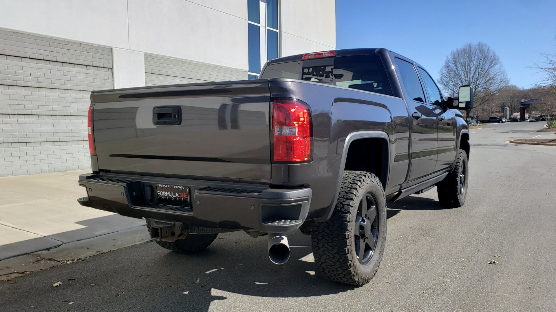 Used 2015 GMC SIERRA 2500HD DENALI 4WD CREWCAB / 6.6L DURAMAX / 6-SPD AUTO / NAV / BOSE for sale Sold at Formula Imports in Charlotte NC 28227 2