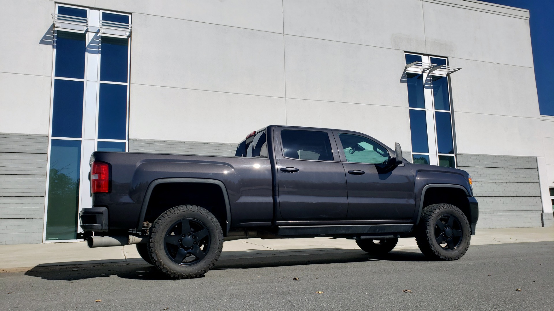 Used 2015 GMC SIERRA 2500HD DENALI 4WD CREWCAB / 6.6L DURAMAX / 6-SPD AUTO / NAV / BOSE for sale Sold at Formula Imports in Charlotte NC 28227 3