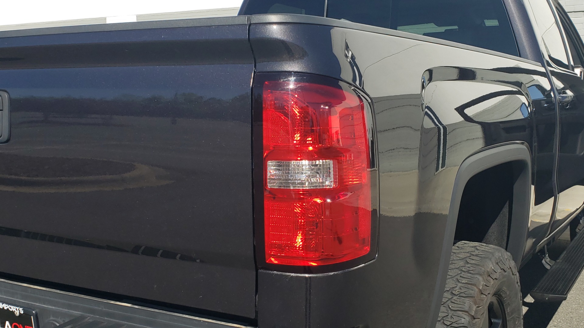 Used 2015 GMC SIERRA 2500HD DENALI 4WD CREWCAB / 6.6L DURAMAX / 6-SPD AUTO / NAV / BOSE for sale Sold at Formula Imports in Charlotte NC 28227 33