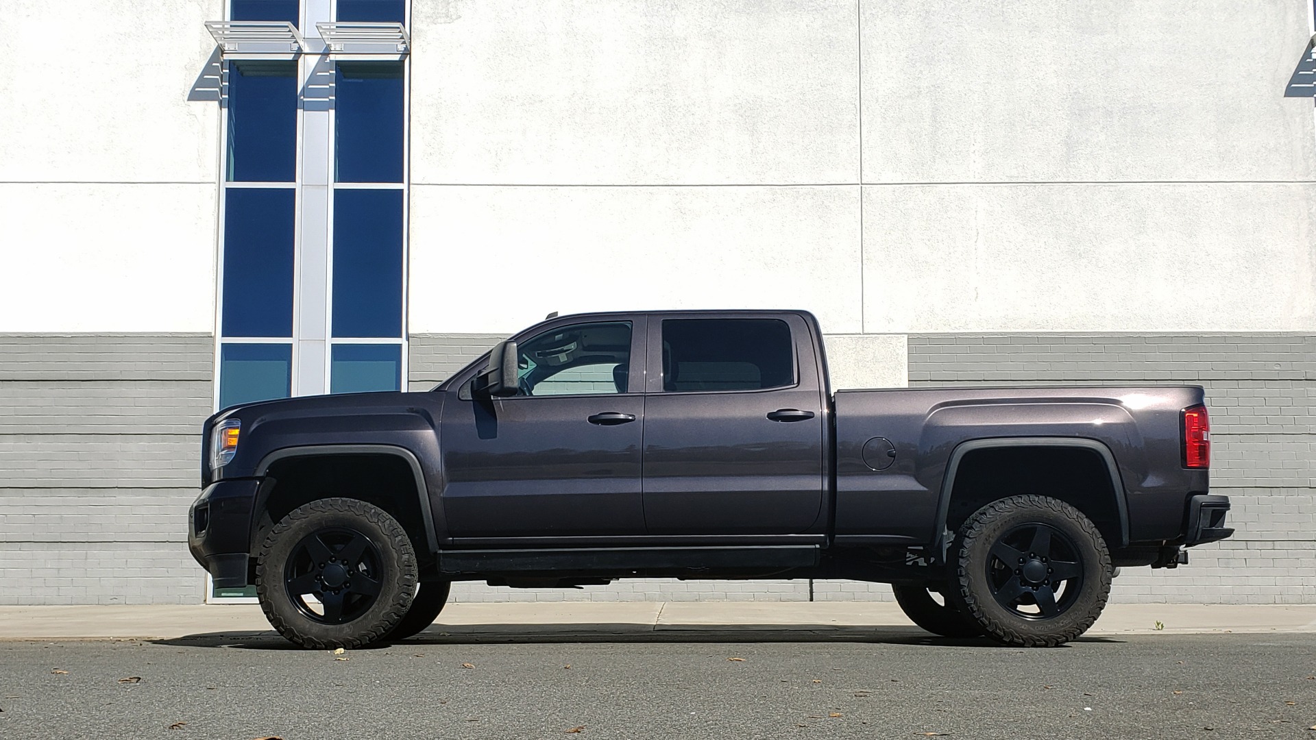 Used 2015 GMC SIERRA 2500HD DENALI 4WD CREWCAB / 6.6L DURAMAX / 6-SPD AUTO / NAV / BOSE for sale Sold at Formula Imports in Charlotte NC 28227 8