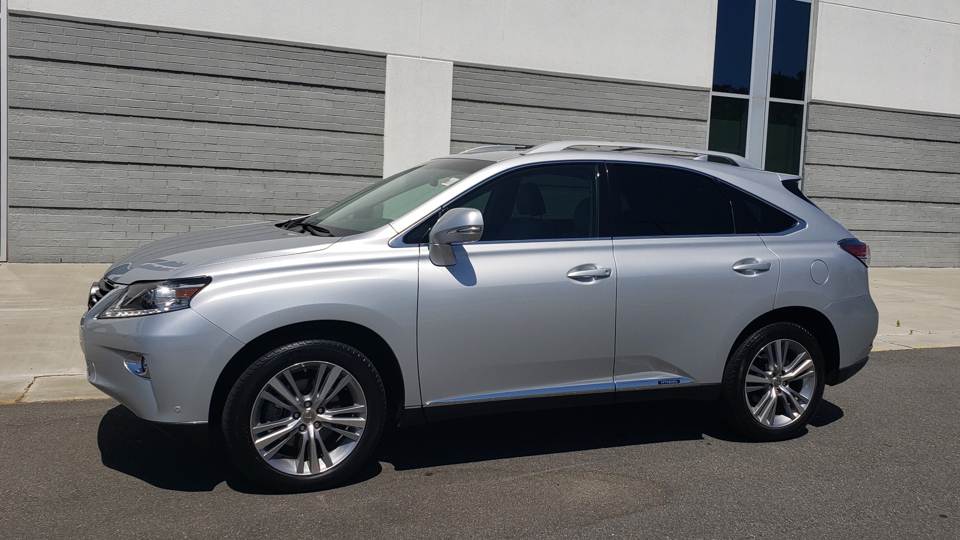 Used 2015 Lexus RX 450H AWD / PREM PKG / NAV / PARK ASST / HUD / BLIND SPOT MONITOR for sale Sold at Formula Imports in Charlotte NC 28227 3