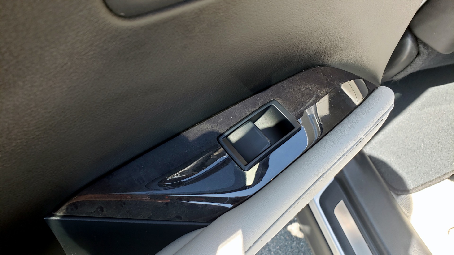 Used 2015 Lexus RX 450H AWD / PREM PKG / NAV / PARK ASST / HUD / BLIND SPOT MONITOR for sale Sold at Formula Imports in Charlotte NC 28227 64