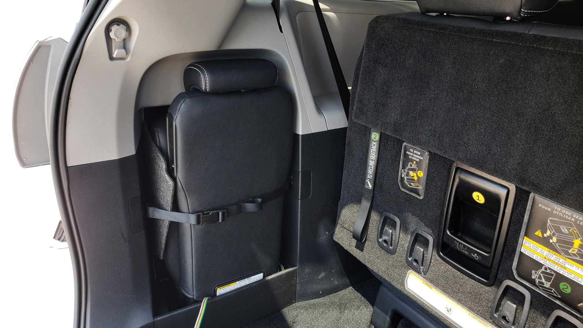 Used 2015 Toyota SIENNA SE 3.5L / FWD / 3-ROWS / 8-PASS / SUNROOF / DVD / REARVIEW for sale Sold at Formula Imports in Charlotte NC 28227 17