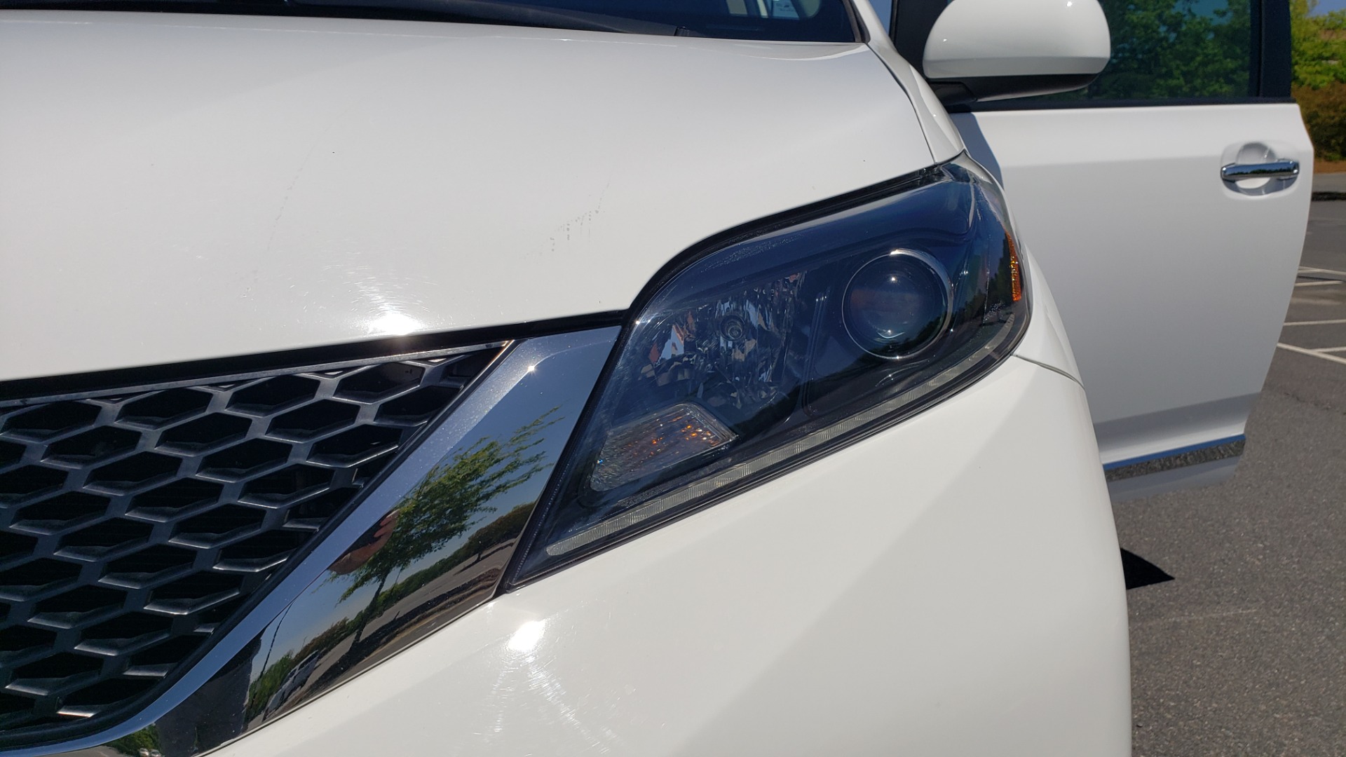 Used 2015 Toyota SIENNA SE 3.5L / FWD / 3-ROWS / 8-PASS / SUNROOF / DVD / REARVIEW for sale Sold at Formula Imports in Charlotte NC 28227 24