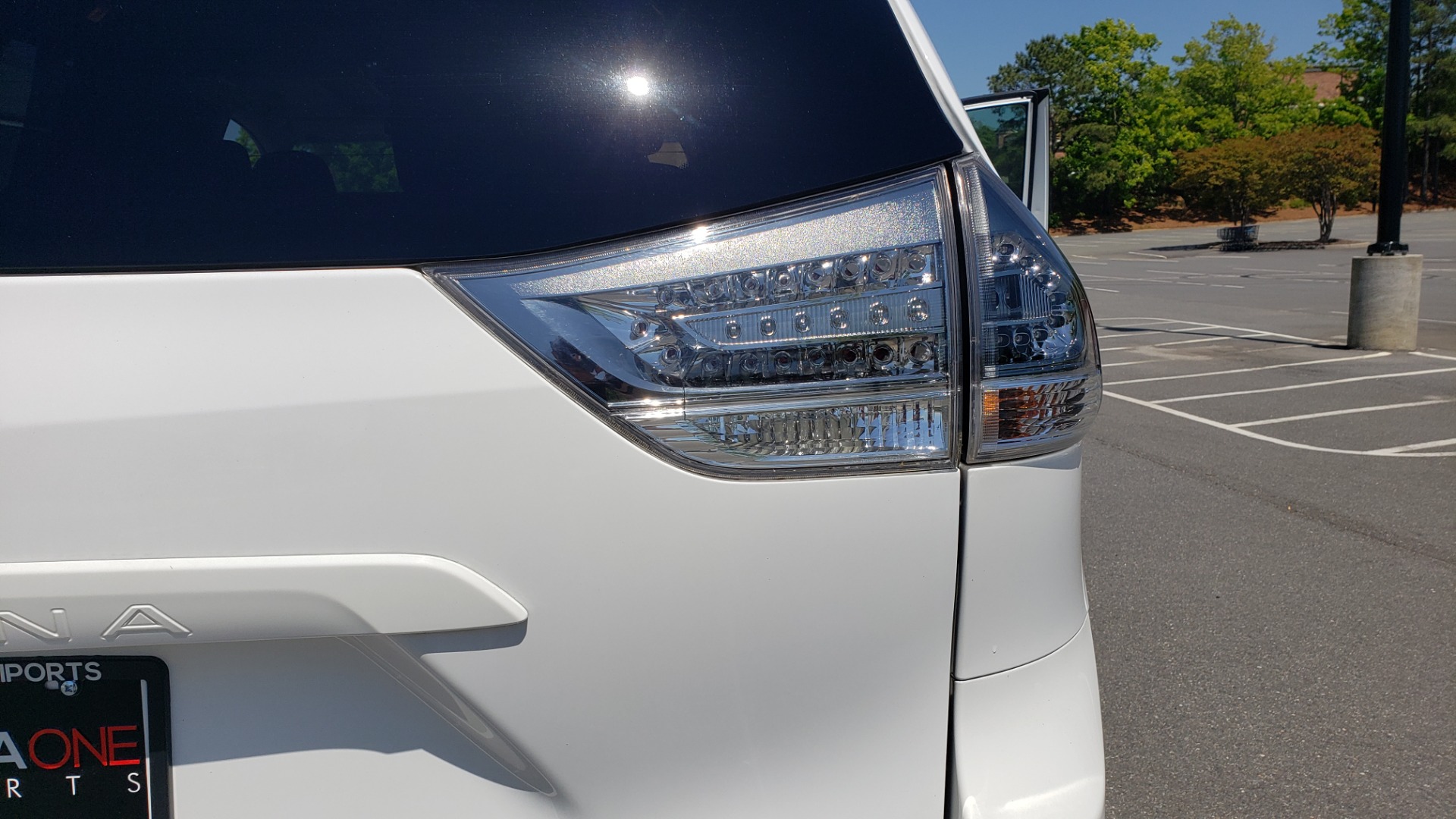 Used 2015 Toyota SIENNA SE 3.5L / FWD / 3-ROWS / 8-PASS / SUNROOF / DVD / REARVIEW for sale Sold at Formula Imports in Charlotte NC 28227 31