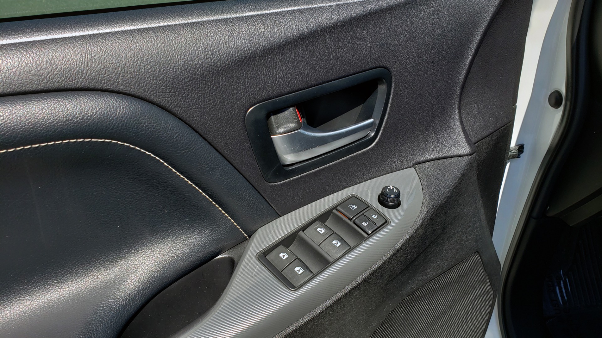 Used 2015 Toyota SIENNA SE 3.5L / FWD / 3-ROWS / 8-PASS / SUNROOF / DVD / REARVIEW for sale Sold at Formula Imports in Charlotte NC 28227 35