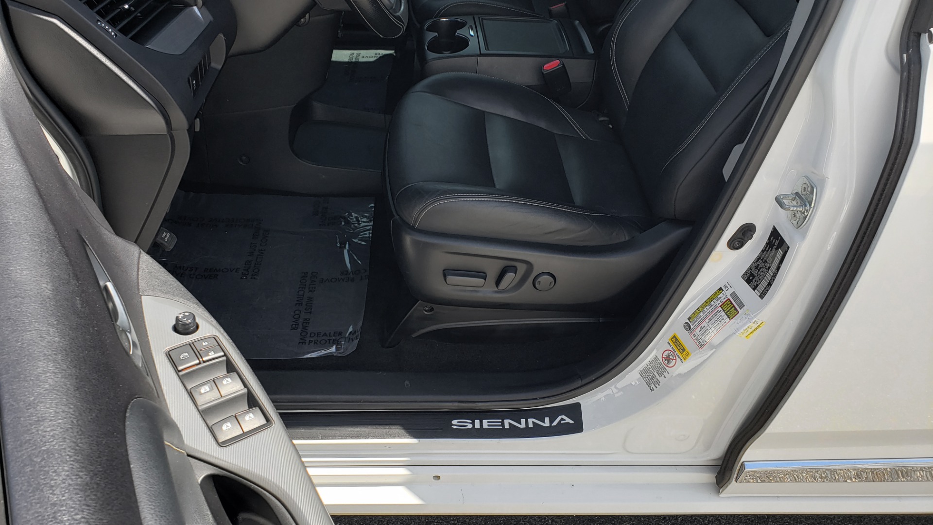 Used 2015 Toyota SIENNA SE 3.5L / FWD / 3-ROWS / 8-PASS / SUNROOF / DVD / REARVIEW for sale Sold at Formula Imports in Charlotte NC 28227 37