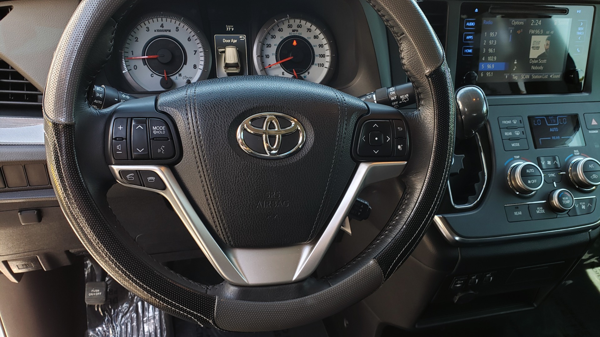 Used 2015 Toyota SIENNA SE 3.5L / FWD / 3-ROWS / 8-PASS / SUNROOF / DVD / REARVIEW for sale Sold at Formula Imports in Charlotte NC 28227 40