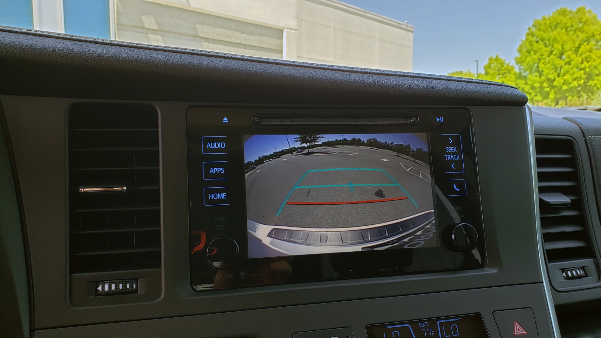 Used 2015 Toyota SIENNA SE 3.5L / FWD / 3-ROWS / 8-PASS / SUNROOF / DVD / REARVIEW for sale Sold at Formula Imports in Charlotte NC 28227 47