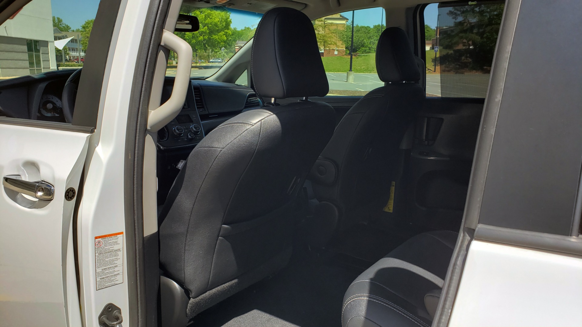 Used 2015 Toyota SIENNA SE 3.5L / FWD / 3-ROWS / 8-PASS / SUNROOF / DVD / REARVIEW for sale Sold at Formula Imports in Charlotte NC 28227 57