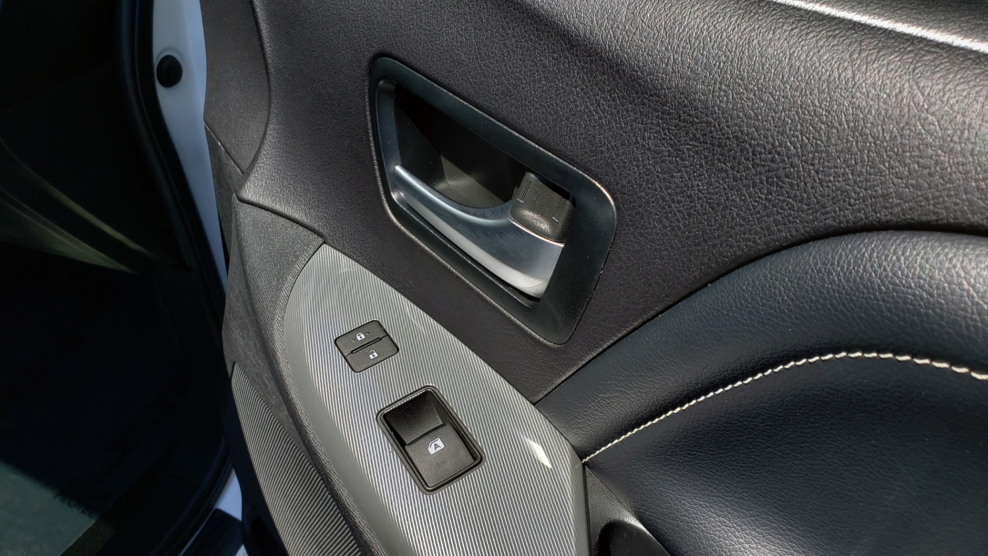 Used 2015 Toyota SIENNA SE 3.5L / FWD / 3-ROWS / 8-PASS / SUNROOF / DVD / REARVIEW for sale Sold at Formula Imports in Charlotte NC 28227 61