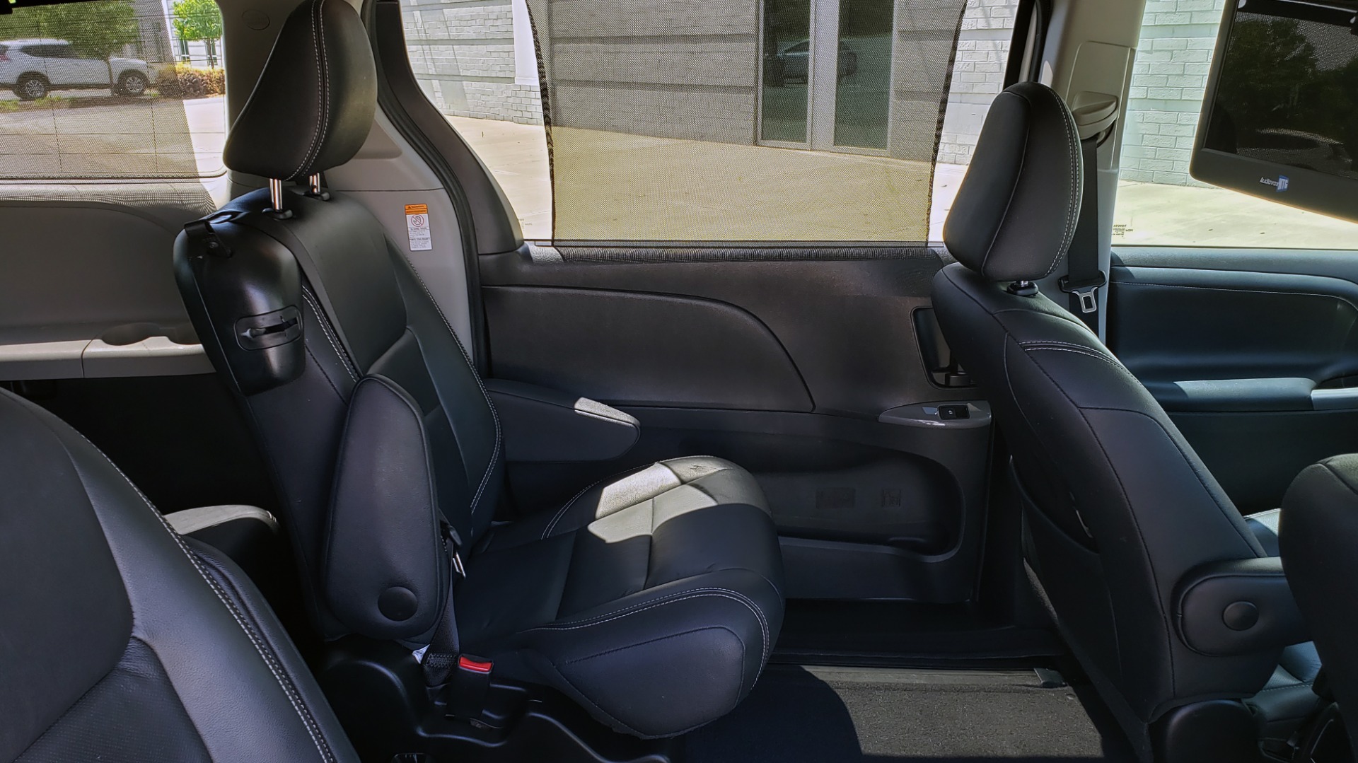 Used 2015 Toyota SIENNA SE 3.5L / FWD / 3-ROWS / 8-PASS / SUNROOF / DVD / REARVIEW for sale Sold at Formula Imports in Charlotte NC 28227 67