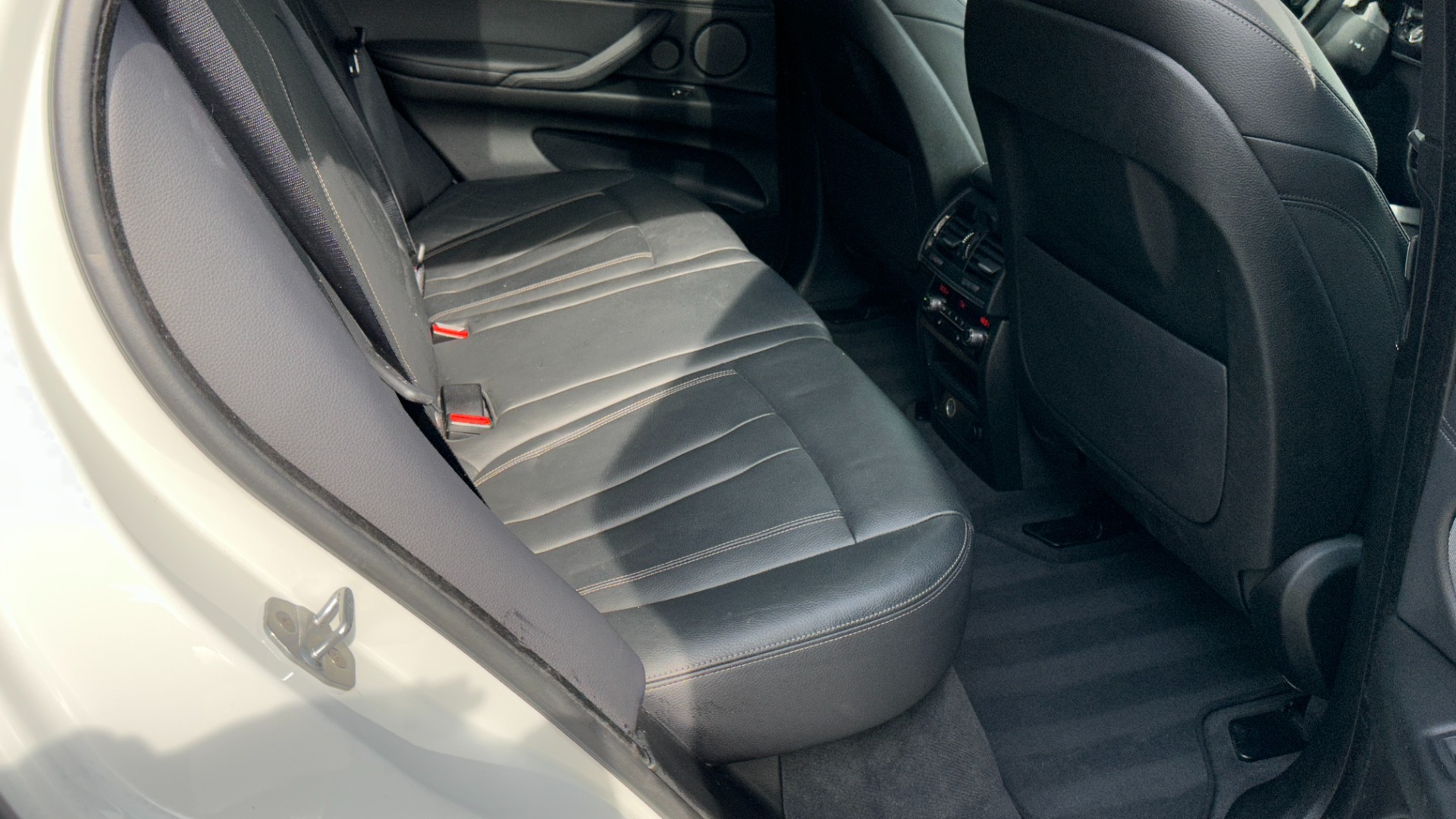 Used 2018 BMW X5 xDrive35i for sale $30,995 at Formula Imports in Charlotte NC 28227 32