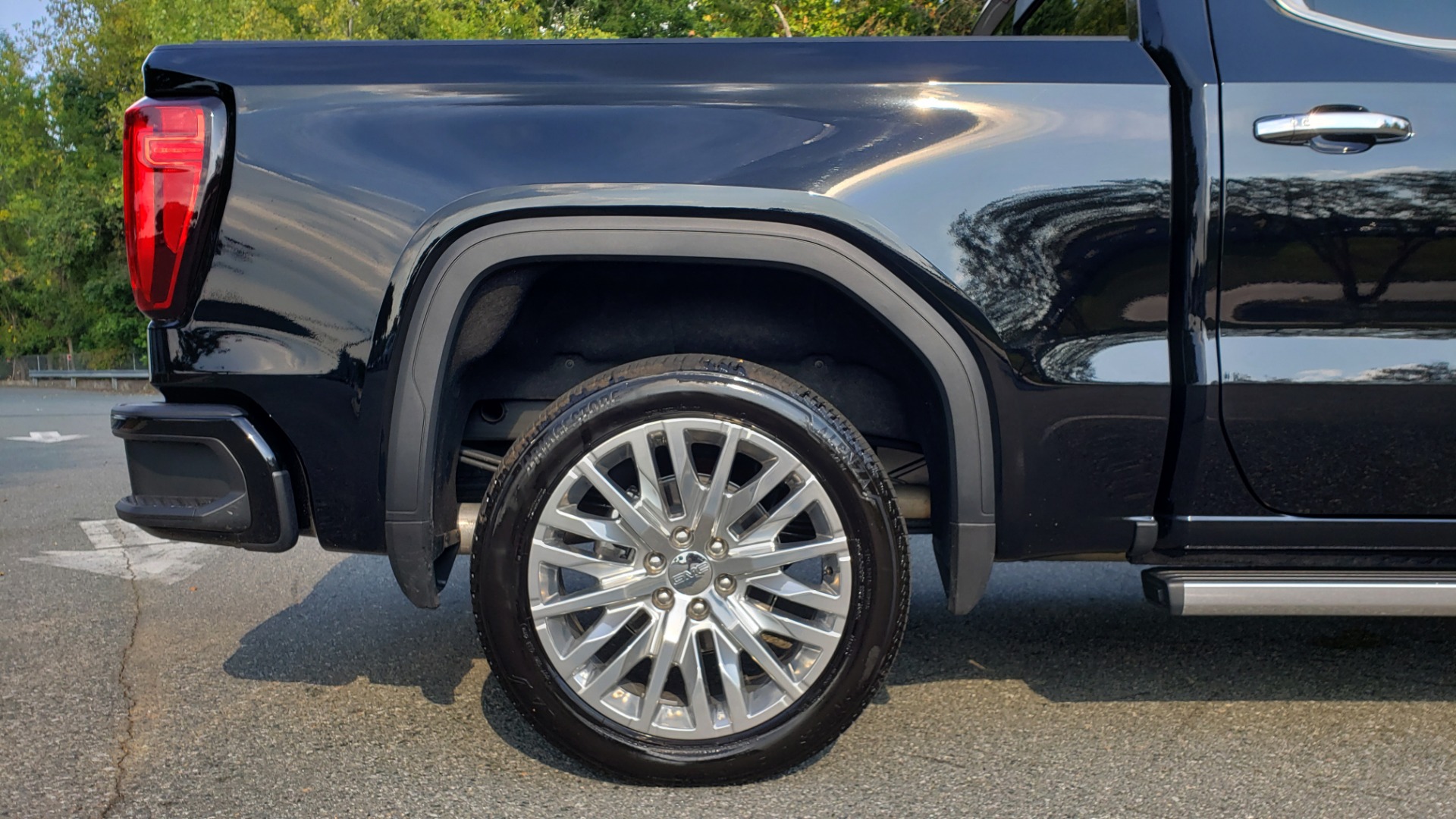 Used 2019 GMC SIERRA 1500 DENALI ULTIMATE 4WD / NAV / TECH PKG / DRVR ALRT for sale Sold at Formula Imports in Charlotte NC 28227 13