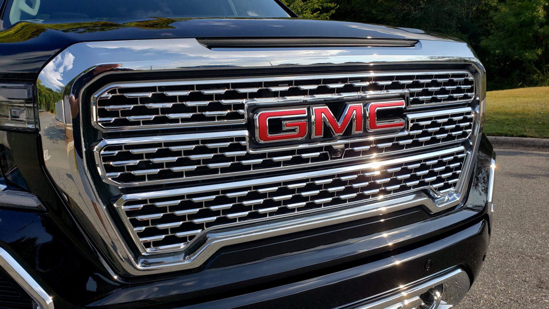 Used 2019 GMC SIERRA 1500 DENALI ULTIMATE 4WD / NAV / TECH PKG / DRVR ALRT for sale Sold at Formula Imports in Charlotte NC 28227 31
