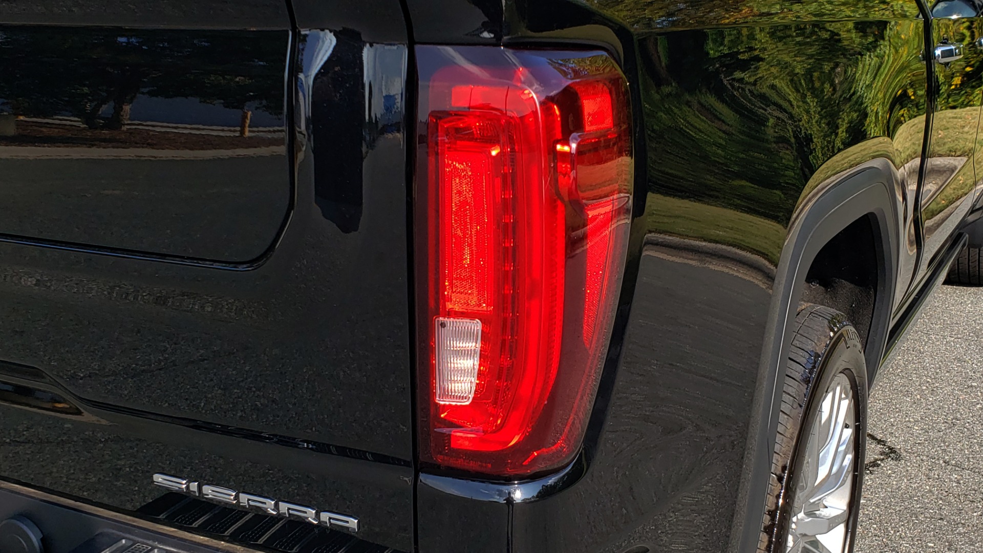 Used 2019 GMC SIERRA 1500 DENALI ULTIMATE 4WD / NAV / TECH PKG / DRVR ALRT for sale Sold at Formula Imports in Charlotte NC 28227 37
