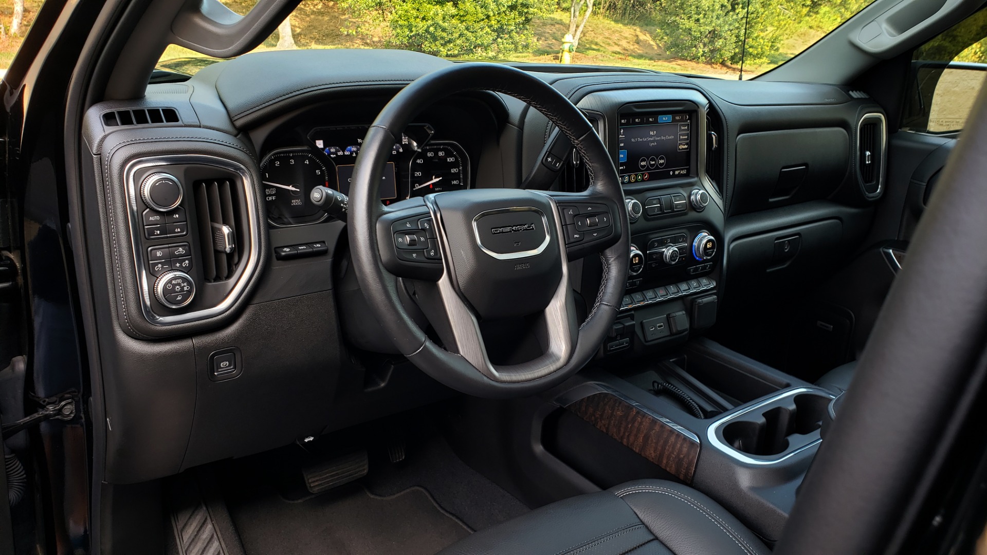 Used 2019 GMC SIERRA 1500 DENALI ULTIMATE 4WD / NAV / TECH PKG / DRVR ALRT for sale Sold at Formula Imports in Charlotte NC 28227 45