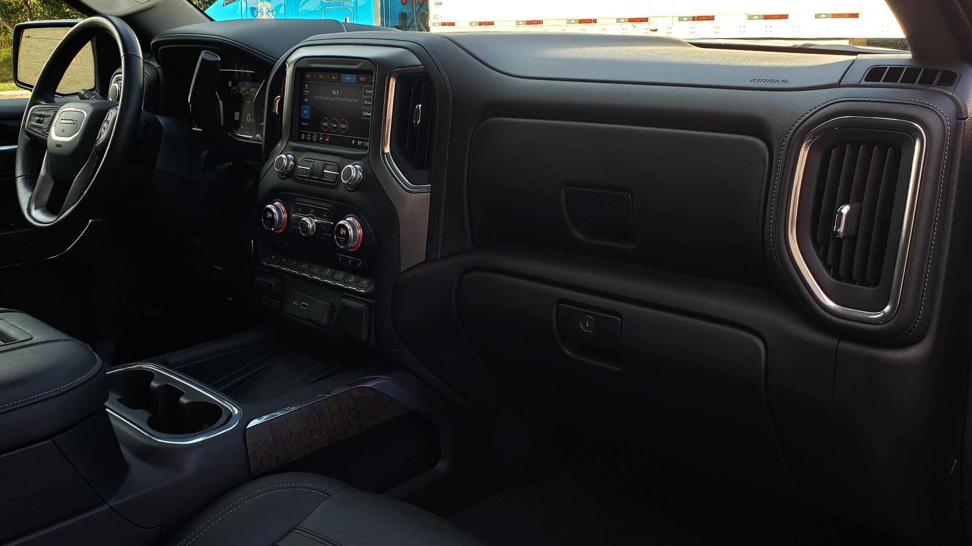 Used 2019 GMC SIERRA 1500 DENALI ULTIMATE 4WD / NAV / TECH PKG / DRVR ALRT for sale Sold at Formula Imports in Charlotte NC 28227 72