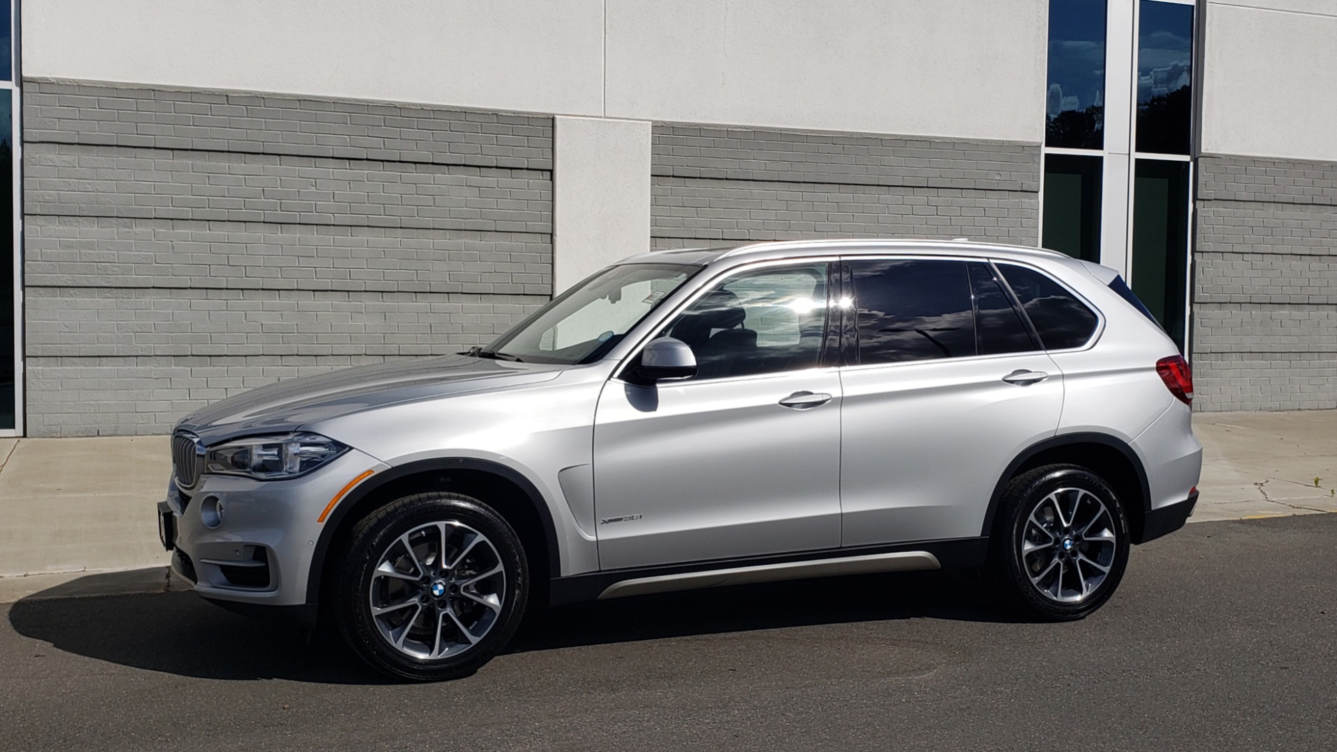 Used 2018 BMW X5 XDRIVE35I PREMIUM / NAV / PANO-ROOF / DRIVER ASST / REARVIEW for sale Sold at Formula Imports in Charlotte NC 28227 4