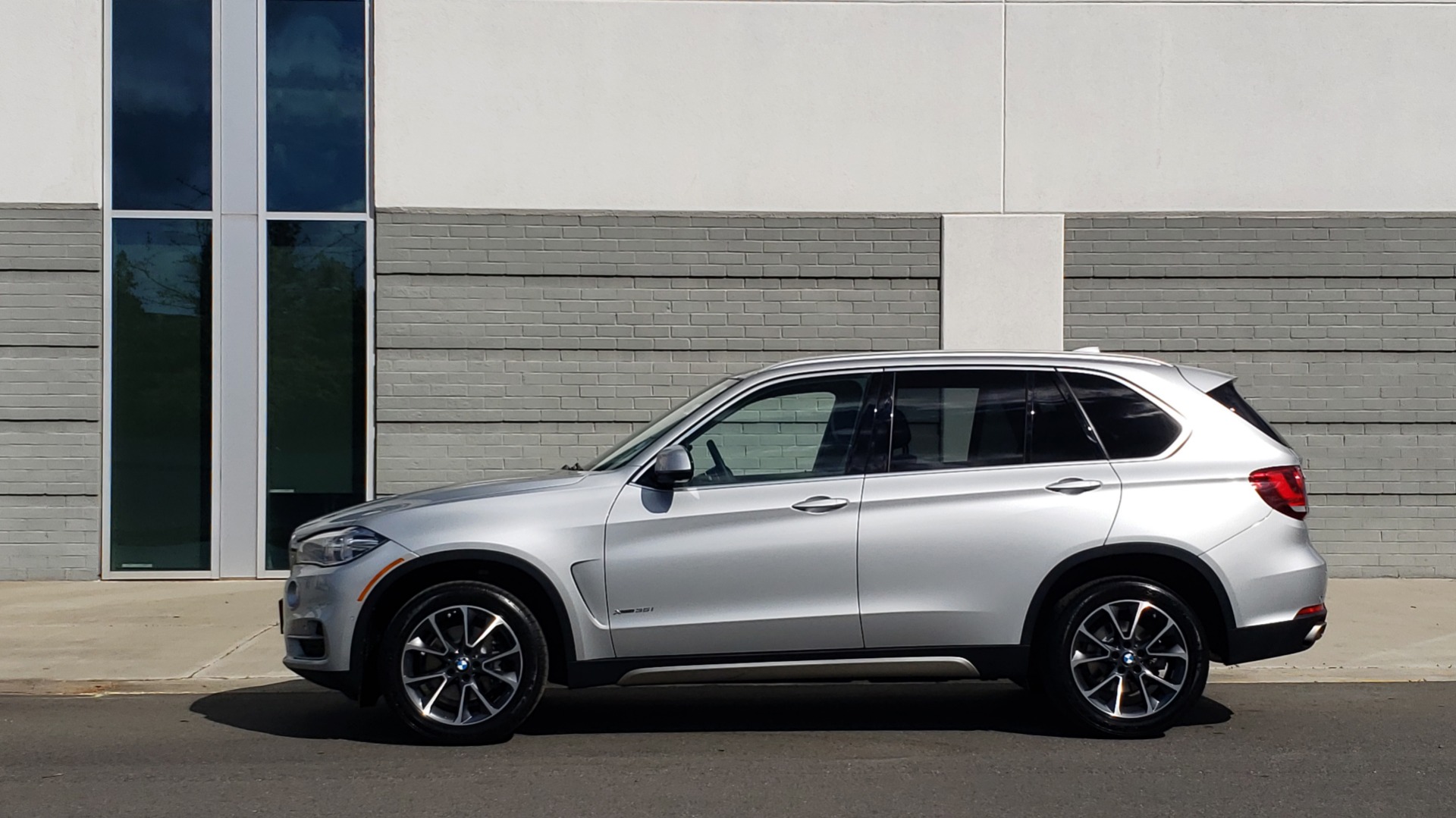 Used 2018 BMW X5 XDRIVE35I PREMIUM / NAV / PANO-ROOF / DRIVER ASST / REARVIEW for sale Sold at Formula Imports in Charlotte NC 28227 5