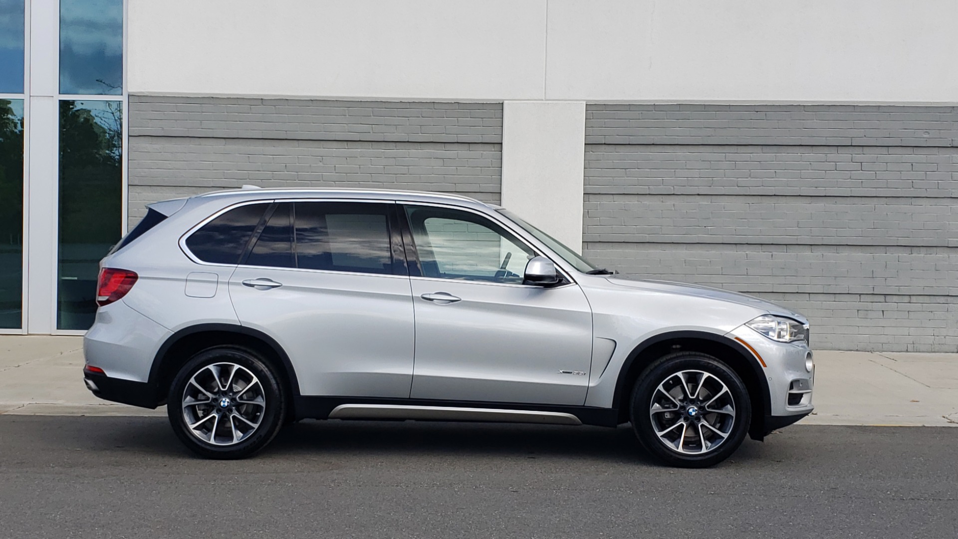 Used 2018 BMW X5 XDRIVE35I PREMIUM / NAV / PANO-ROOF / DRIVER ASST / REARVIEW for sale Sold at Formula Imports in Charlotte NC 28227 9