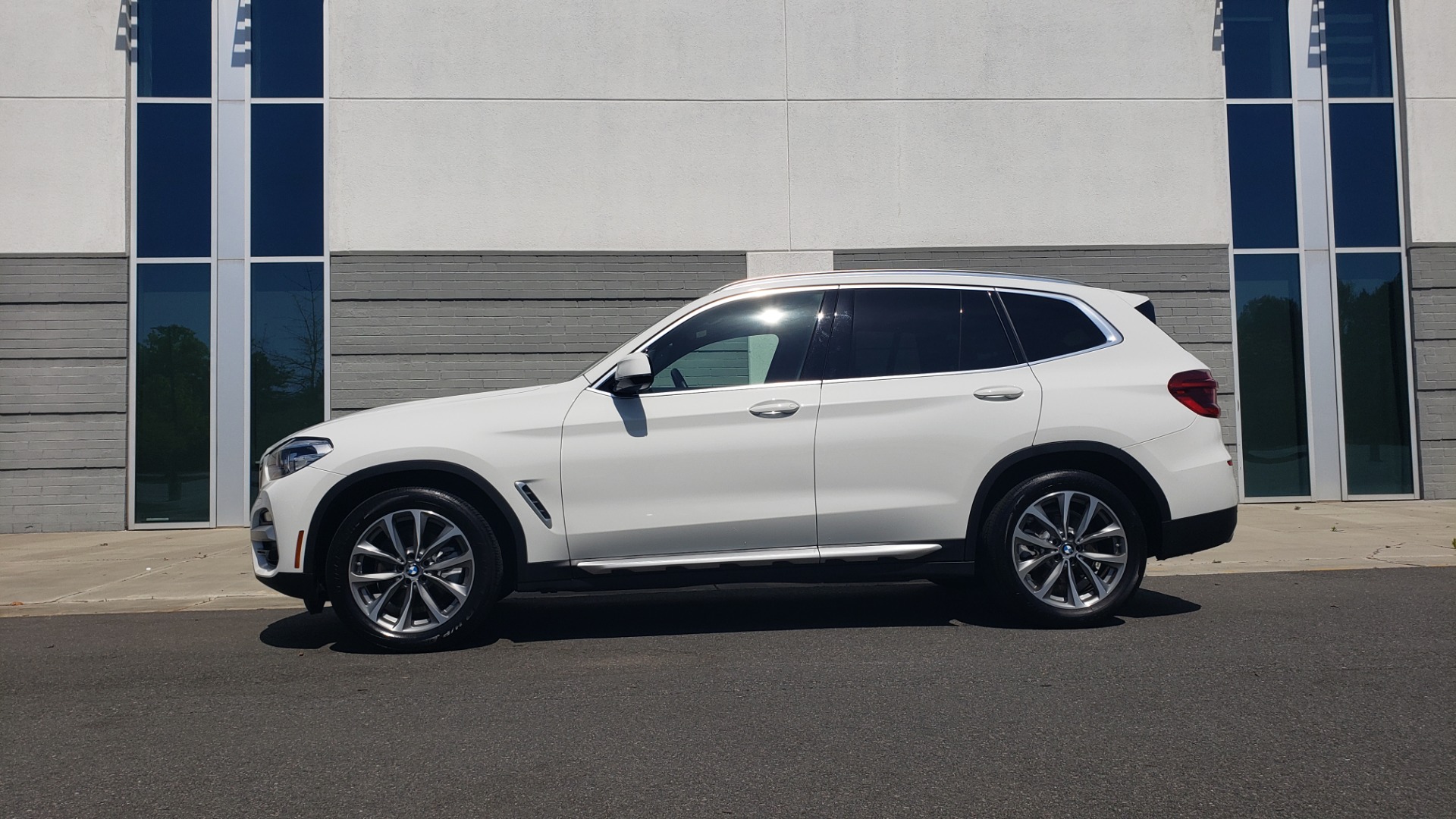 Used 2018 BMW X3 XDRIVE30I / CONV PKG / PANO-ROOF / HTD STS / REARVIEW for sale Sold at Formula Imports in Charlotte NC 28227 4