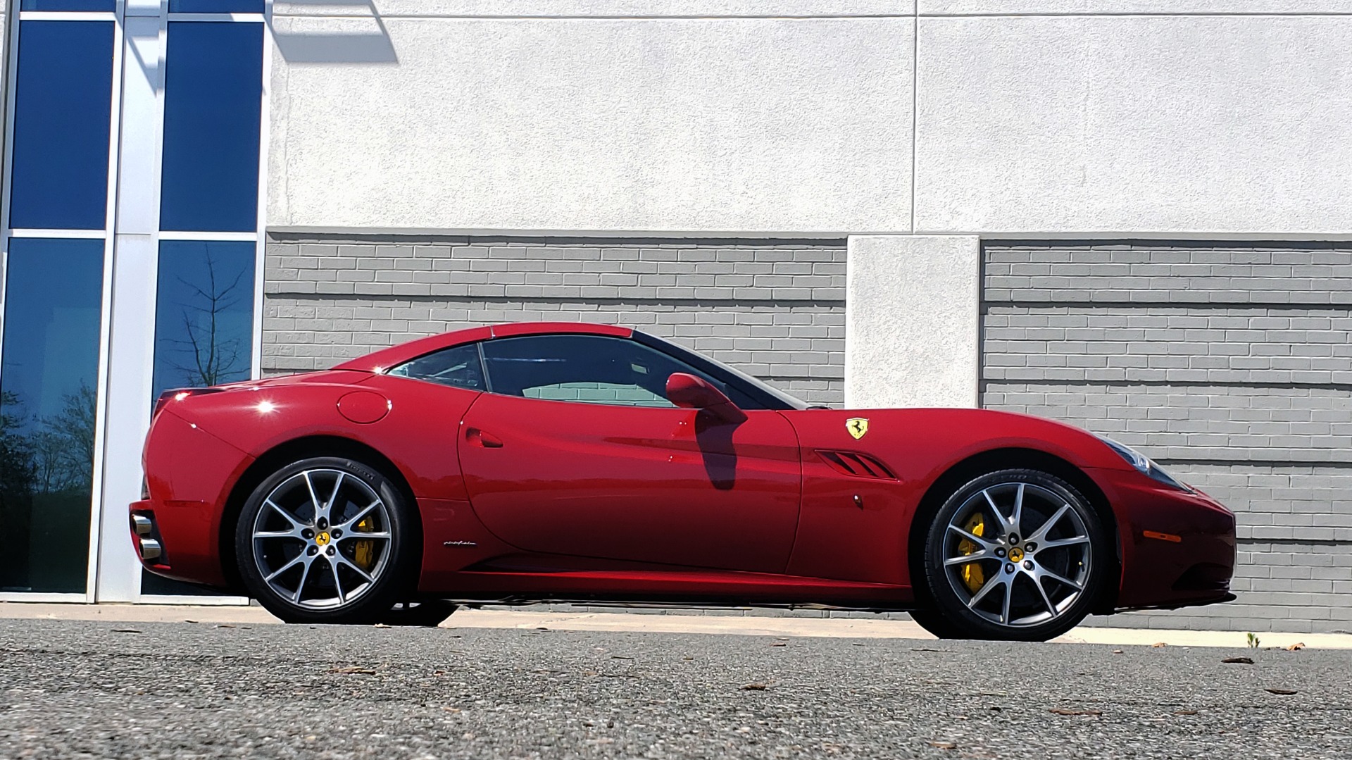 Used 2014 Ferrari CALIFORNIA CONVERTIBLE 2+2 / NAV / PARK SENS / CAMERA / TPMS for sale Sold at Formula Imports in Charlotte NC 28227 10