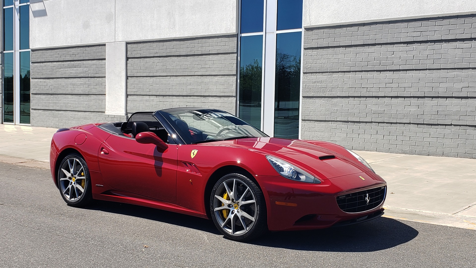 Used 2014 Ferrari CALIFORNIA CONVERTIBLE 2+2 / NAV / PARK SENS / CAMERA / TPMS for sale Sold at Formula Imports in Charlotte NC 28227 12