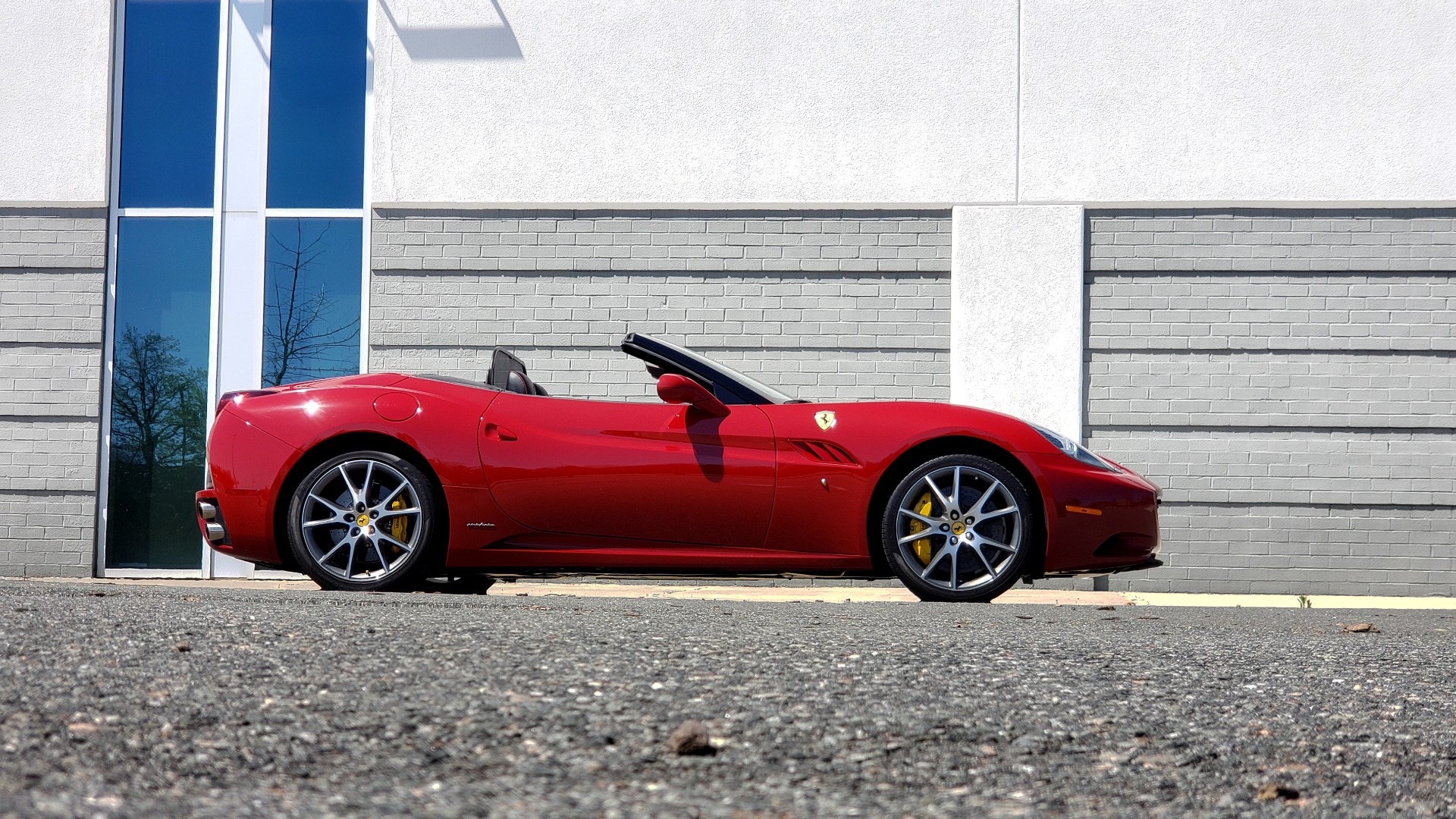 Used 2014 Ferrari CALIFORNIA CONVERTIBLE 2+2 / NAV / PARK SENS / CAMERA / TPMS for sale Sold at Formula Imports in Charlotte NC 28227 13