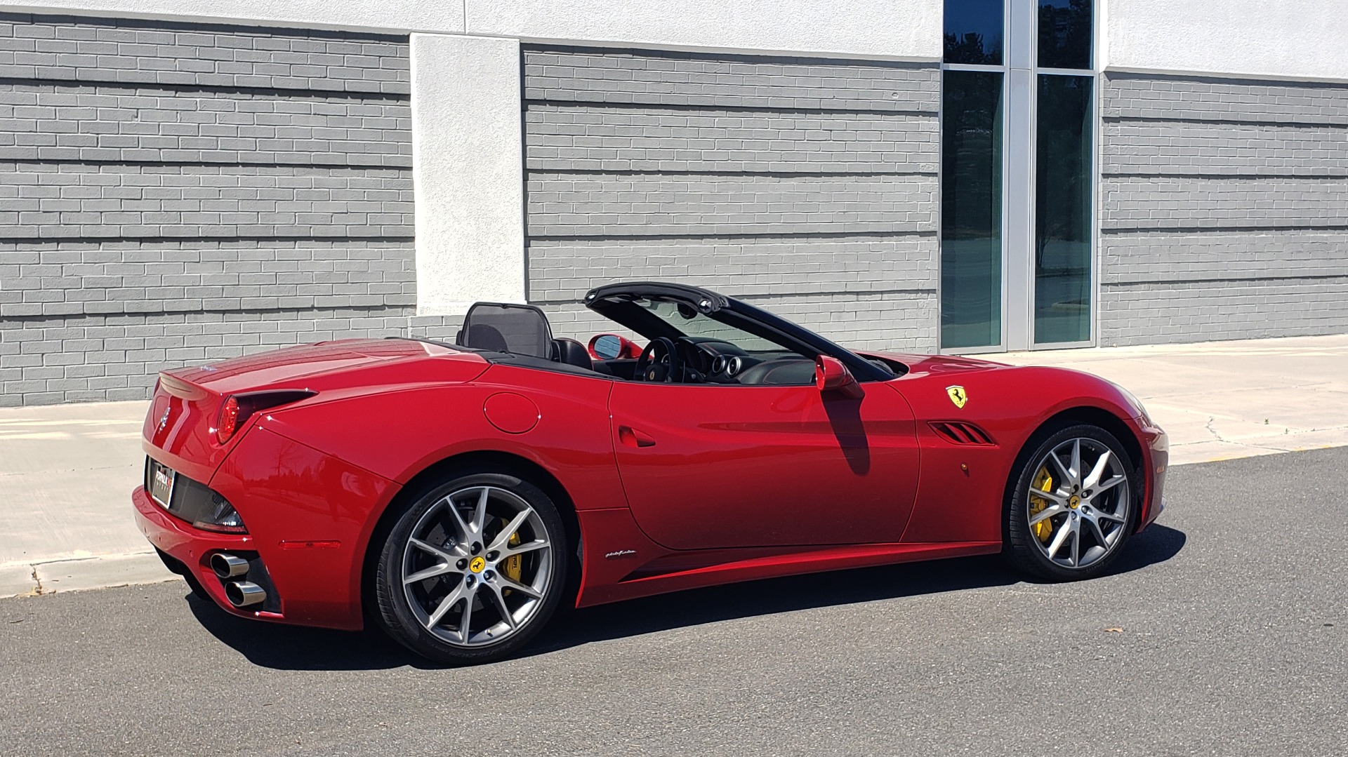 Used 2014 Ferrari CALIFORNIA CONVERTIBLE 2+2 / NAV / PARK SENS / CAMERA / TPMS for sale Sold at Formula Imports in Charlotte NC 28227 15