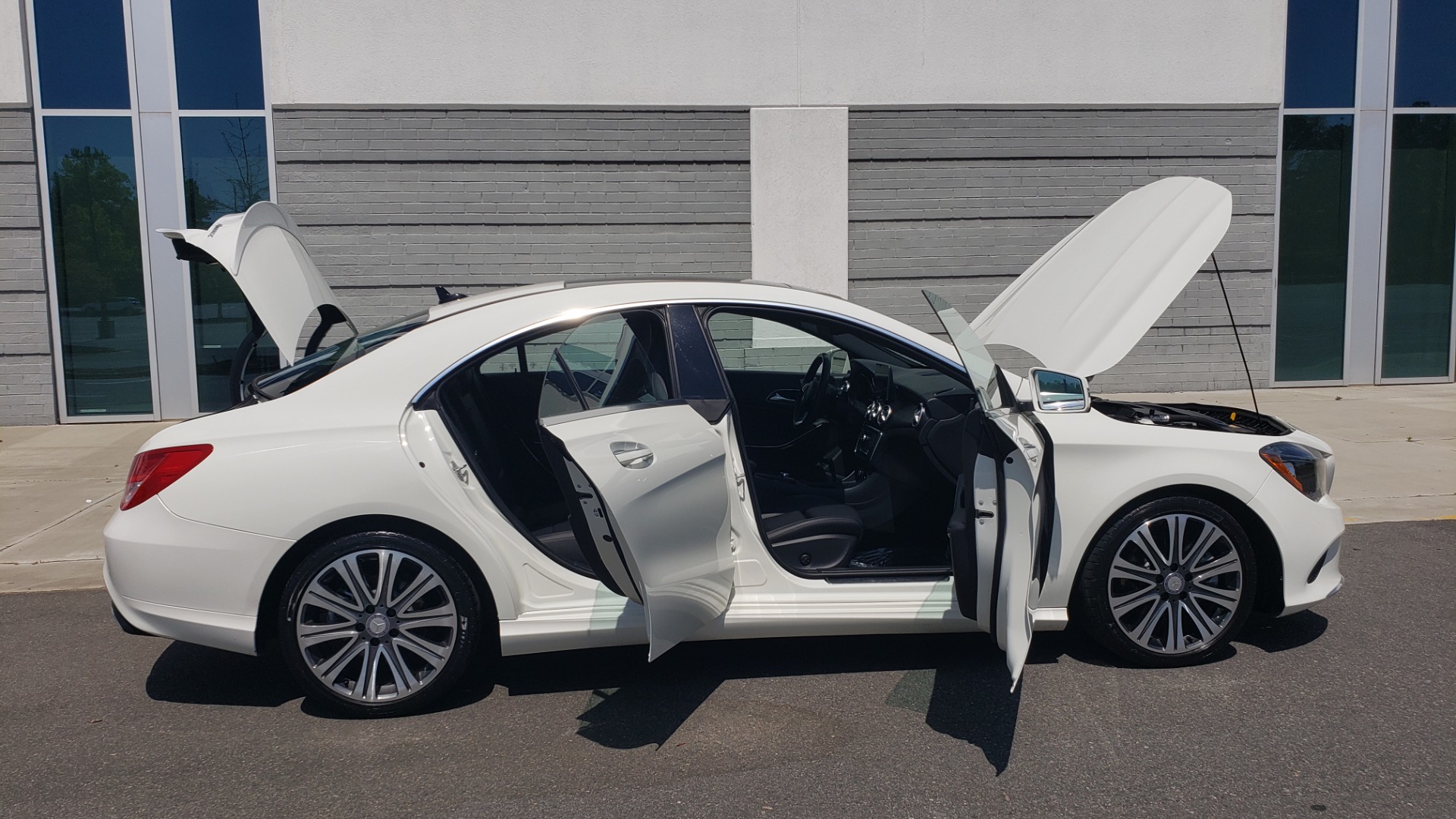 Used 2018 Mercedes-Benz CLA 250 4MATIC PREMIUM / PANO-ROOF / CONV PKG / APPLE / REARVIEW for sale Sold at Formula Imports in Charlotte NC 28227 11