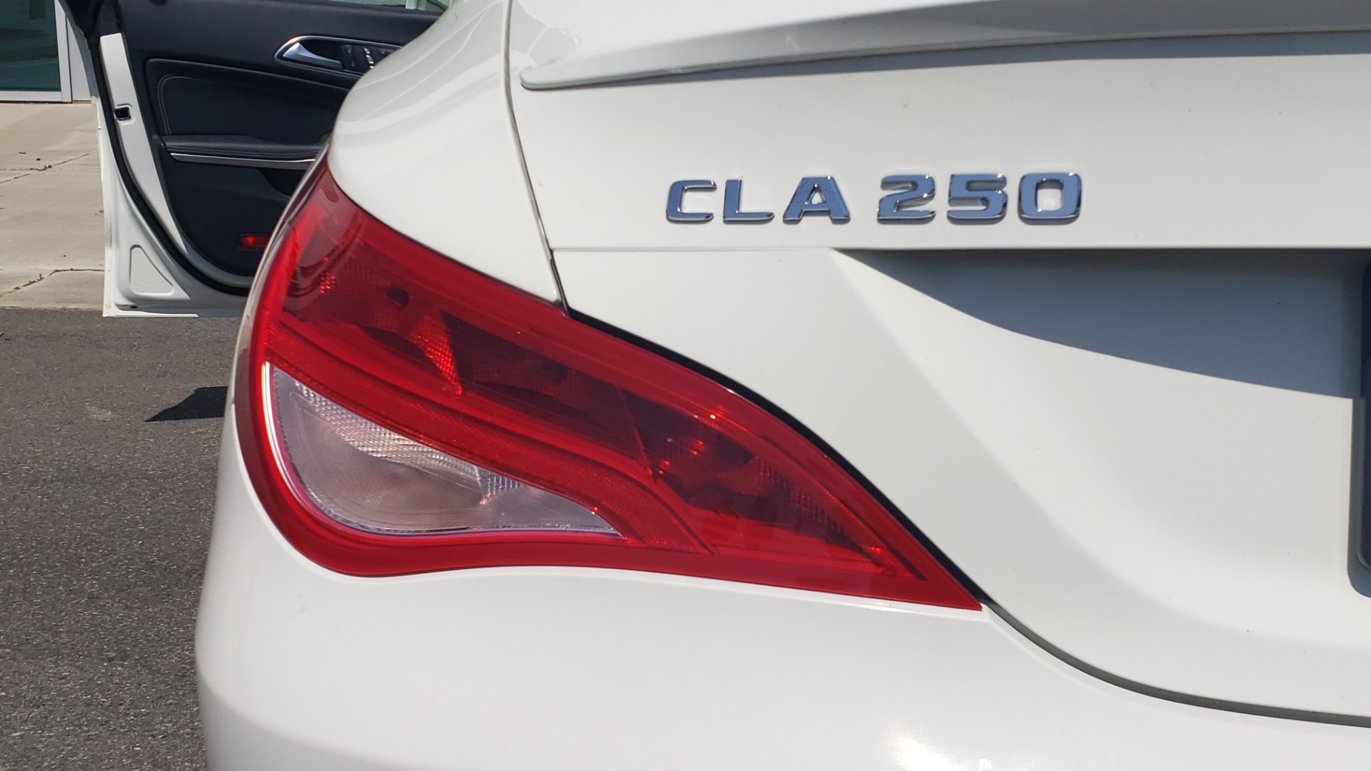 Used 2018 Mercedes-Benz CLA 250 4MATIC PREMIUM / PANO-ROOF / CONV PKG / APPLE / REARVIEW for sale Sold at Formula Imports in Charlotte NC 28227 27
