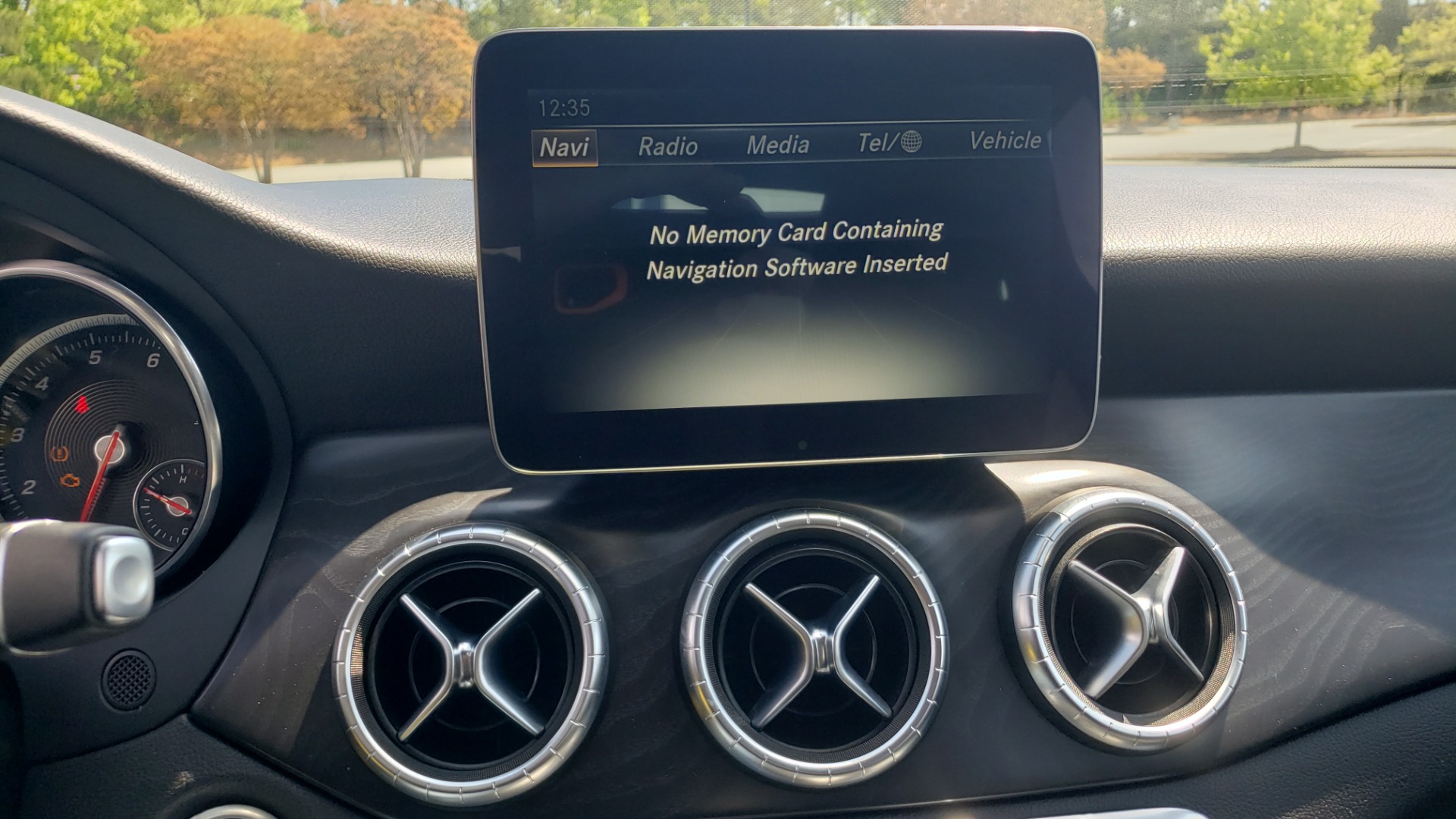 Used 2018 Mercedes-Benz CLA 250 4MATIC PREMIUM / PANO-ROOF / CONV PKG / APPLE / REARVIEW for sale Sold at Formula Imports in Charlotte NC 28227 44