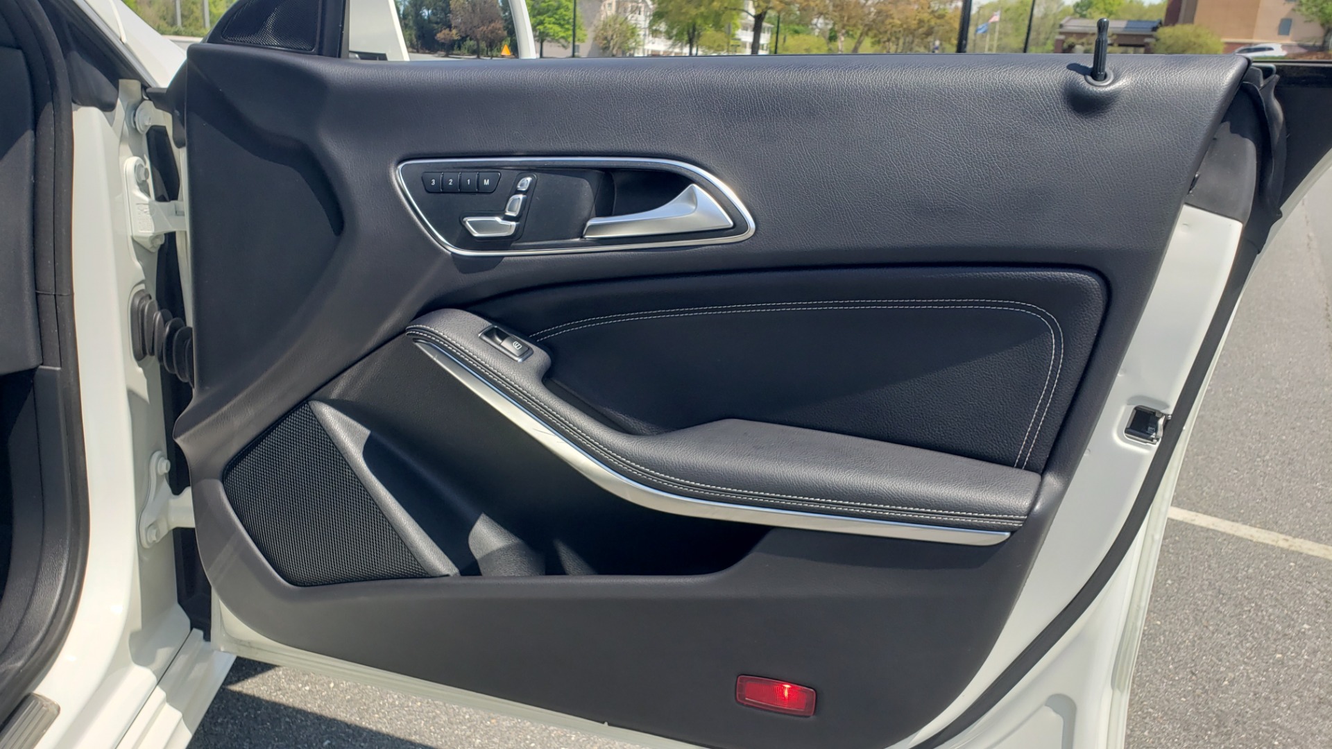 Used 2018 Mercedes-Benz CLA 250 4MATIC PREMIUM / PANO-ROOF / CONV PKG / APPLE / REARVIEW for sale Sold at Formula Imports in Charlotte NC 28227 61
