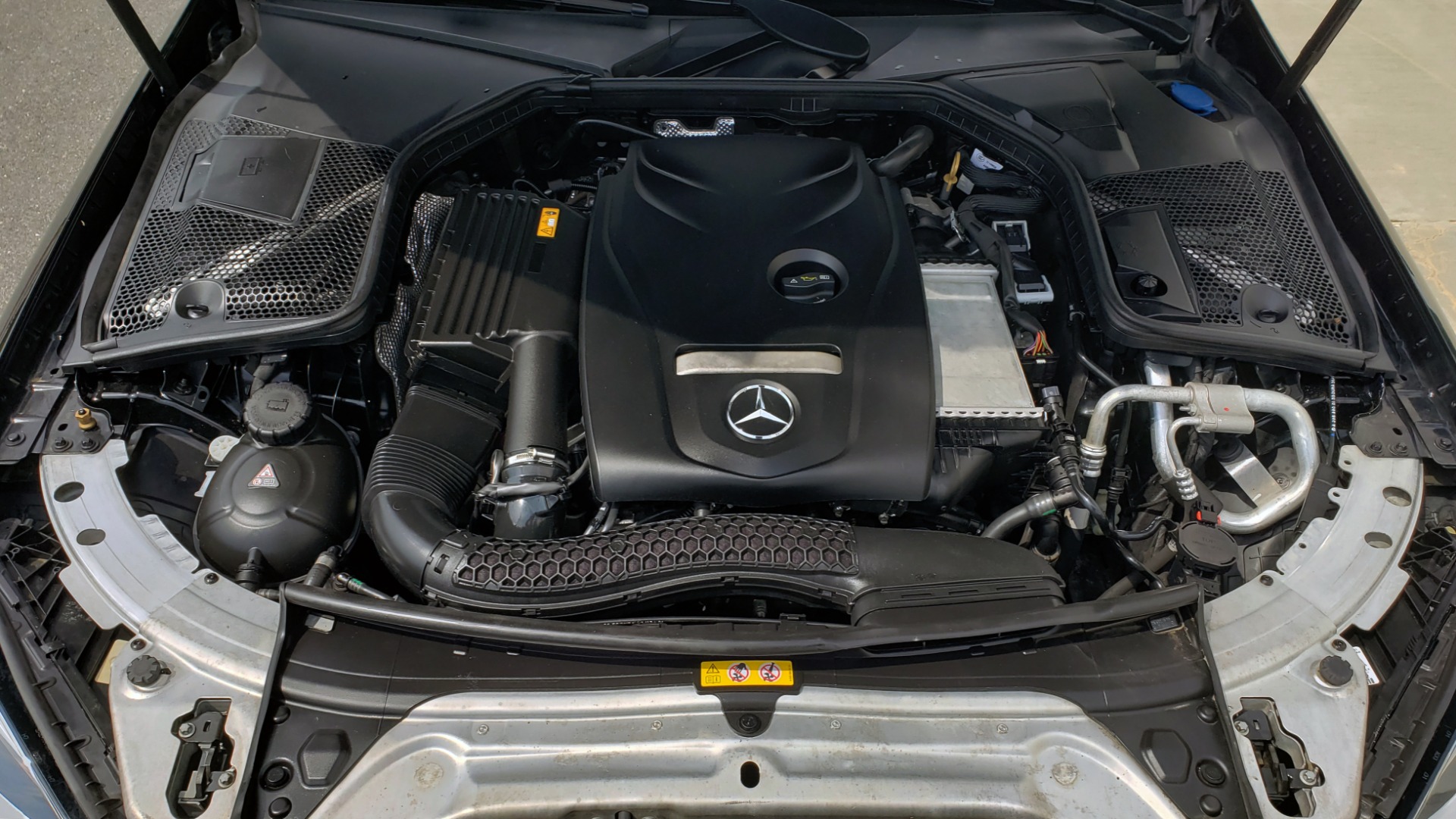 Used 2018 Mercedes-Benz C-CLASS C 300 PREMIUM / HTD STS / APPLE CARPLAY / 18IN WHEELS / REARVIEW for sale Sold at Formula Imports in Charlotte NC 28227 14