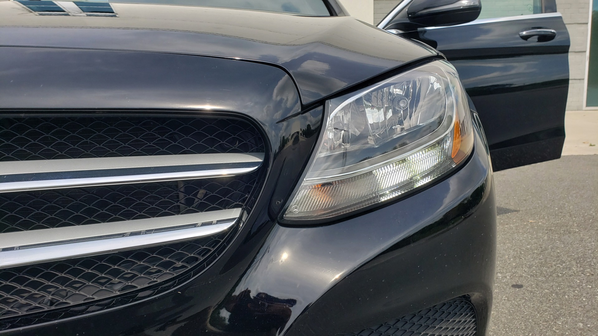 Used 2018 Mercedes-Benz C-CLASS C 300 PREMIUM / HTD STS / APPLE CARPLAY / 18IN WHEELS / REARVIEW for sale Sold at Formula Imports in Charlotte NC 28227 24