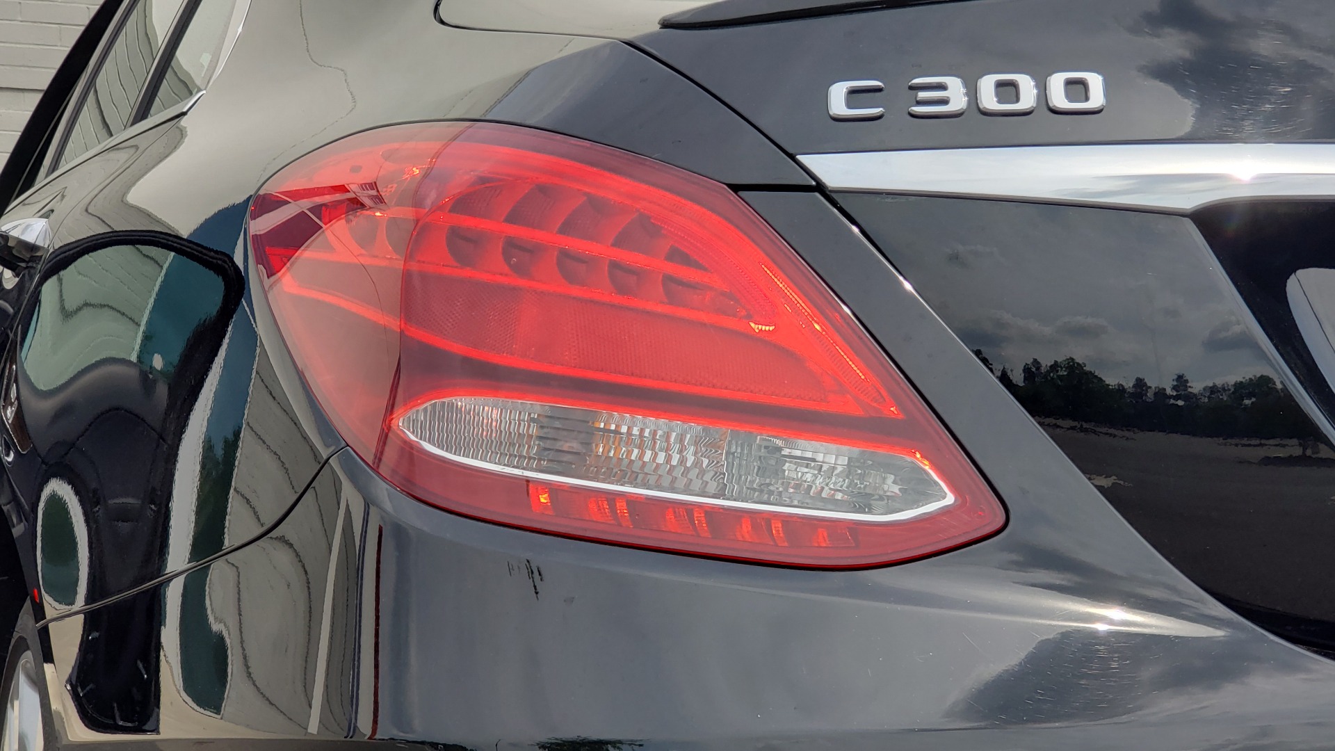 Used 2018 Mercedes-Benz C-CLASS C 300 PREMIUM / HTD STS / APPLE CARPLAY / 18IN WHEELS / REARVIEW for sale Sold at Formula Imports in Charlotte NC 28227 29