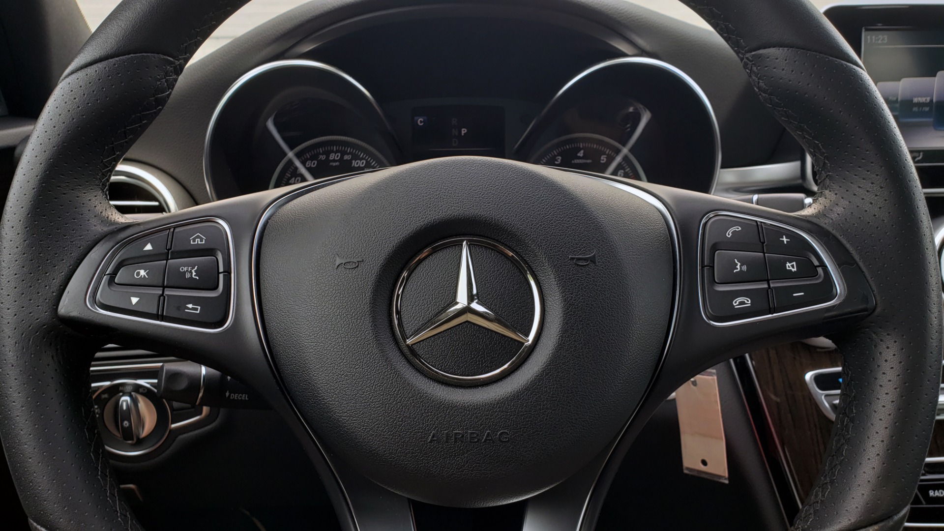 Used 2018 Mercedes-Benz C-CLASS C 300 PREMIUM / HTD STS / APPLE CARPLAY / 18IN WHEELS / REARVIEW for sale Sold at Formula Imports in Charlotte NC 28227 40