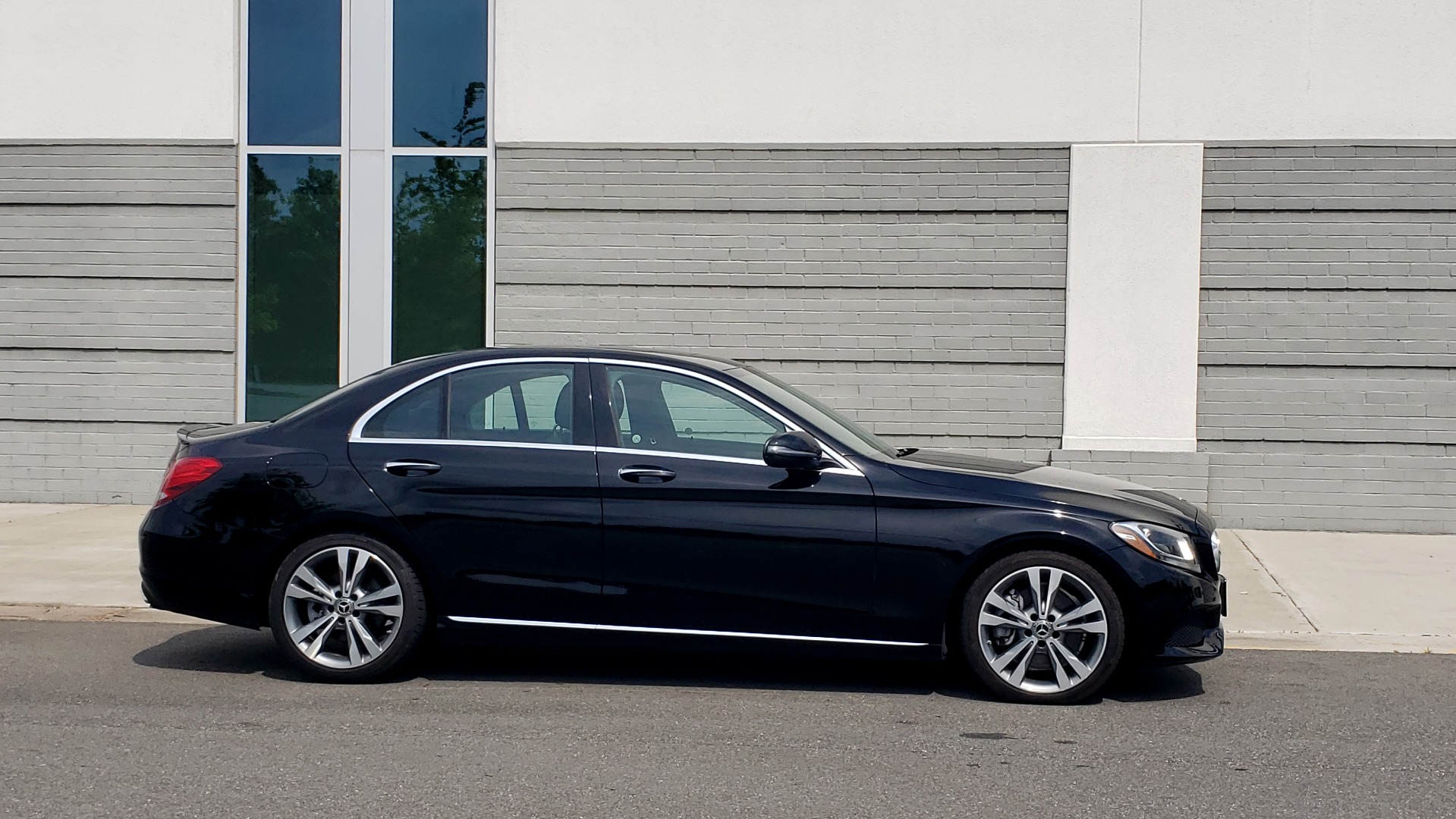 Used 2018 Mercedes-Benz C-CLASS C 300 PREMIUM / HTD STS / APPLE CARPLAY / 18IN WHEELS / REARVIEW for sale Sold at Formula Imports in Charlotte NC 28227 7