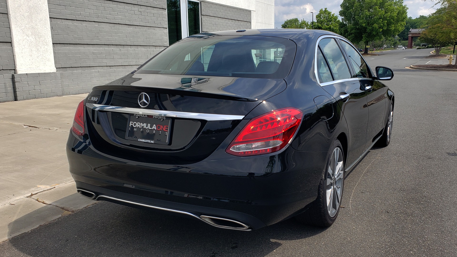 Used 2018 Mercedes-Benz C-CLASS C 300 PREMIUM / HTD STS / APPLE CARPLAY / 18IN WHEELS / REARVIEW for sale Sold at Formula Imports in Charlotte NC 28227 9